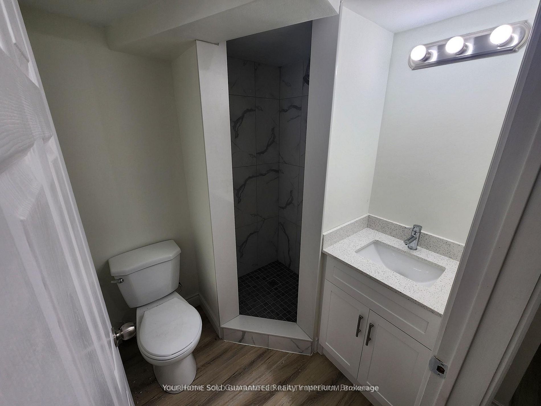 1223 Sun Valley Court Property Photo 5