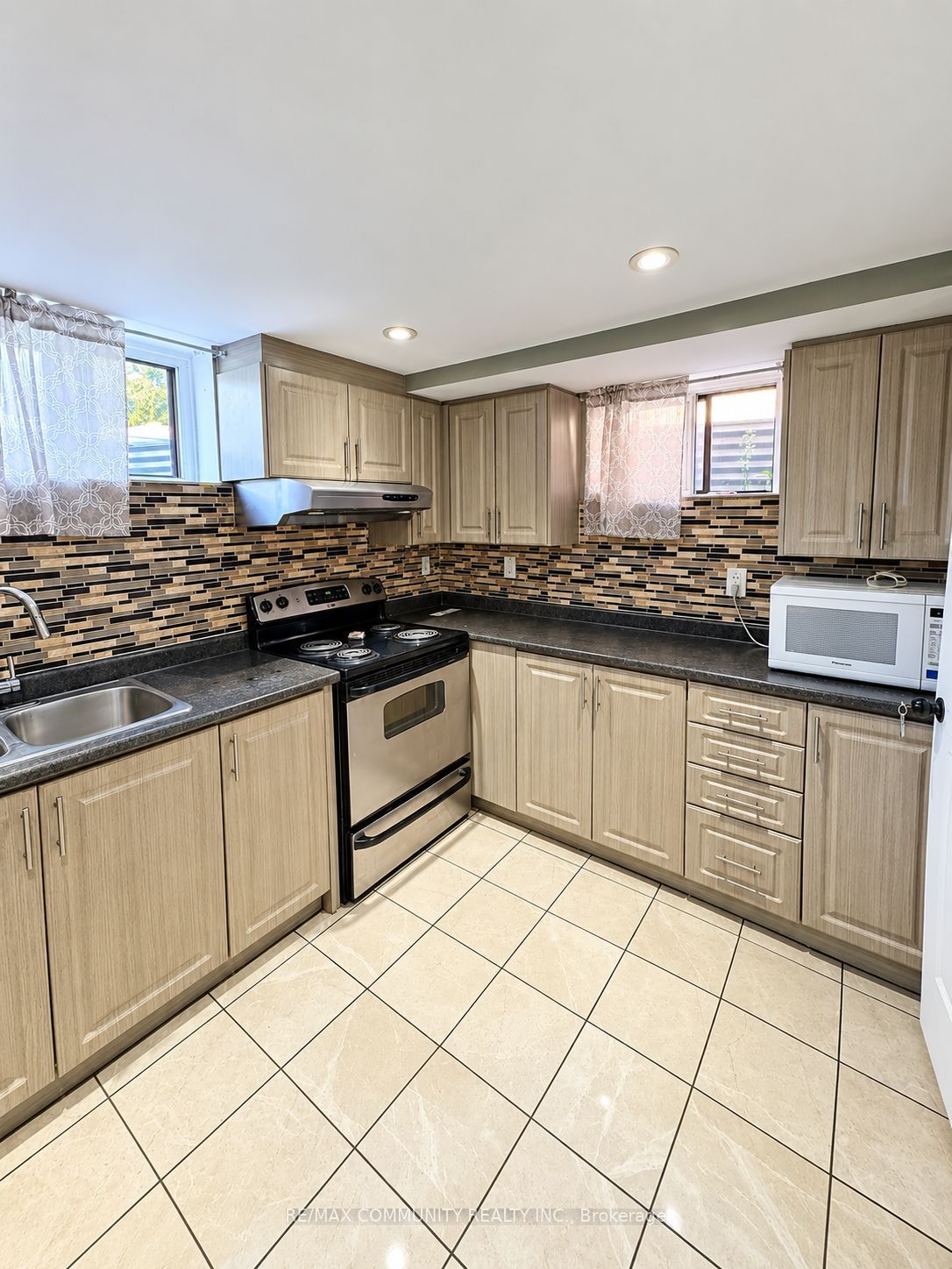 75 Kootenay Crescent Property Photo 8