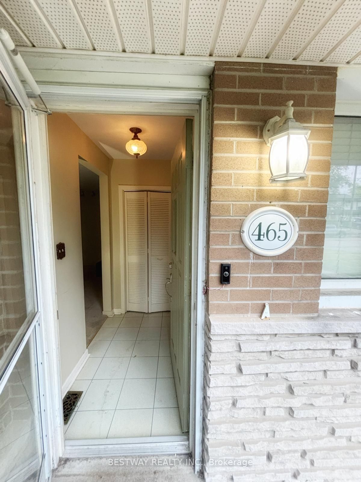465 Humewood Avenue N Property Photo 2