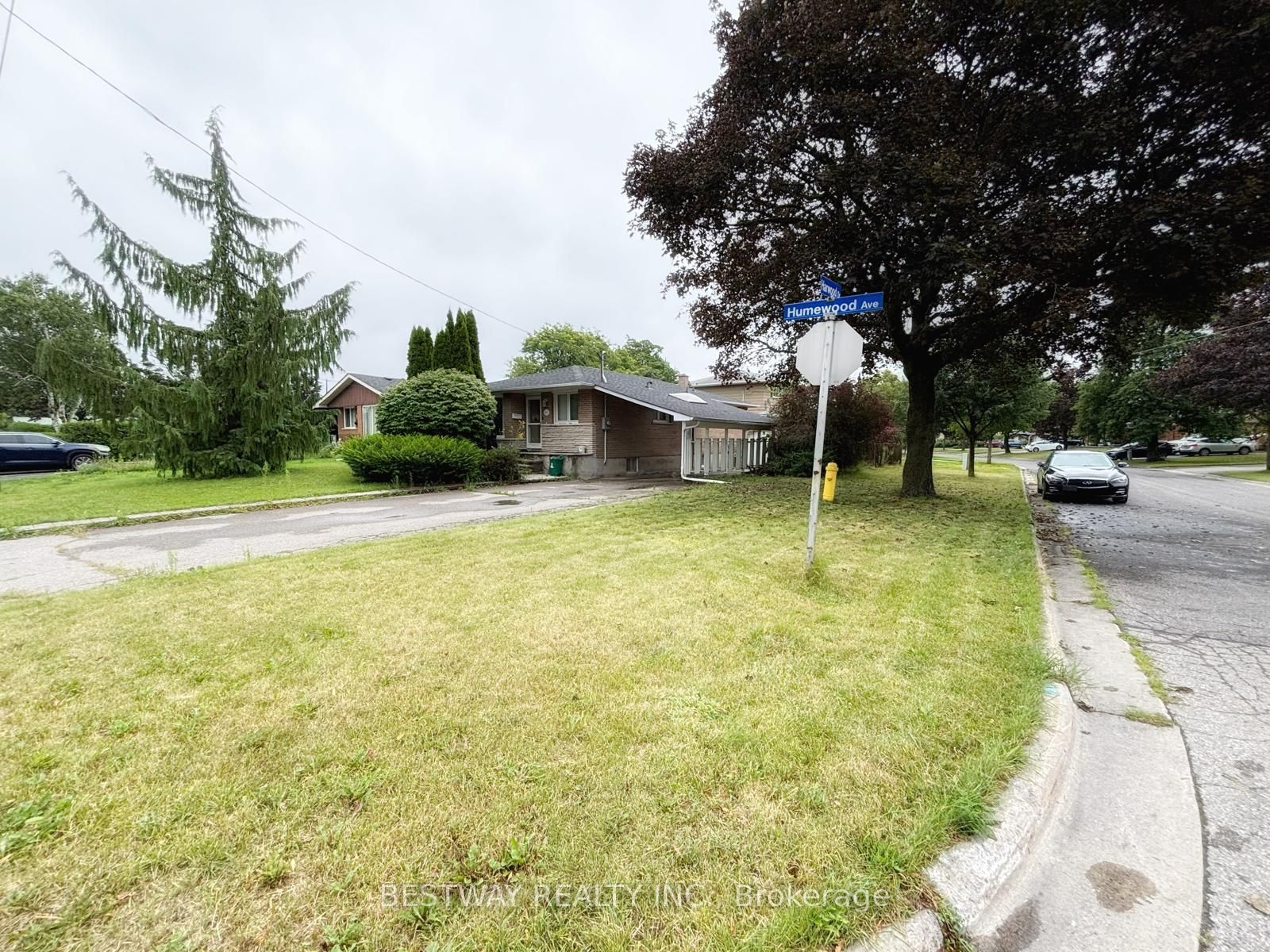 465 Humewood Avenue N Property Photo 10