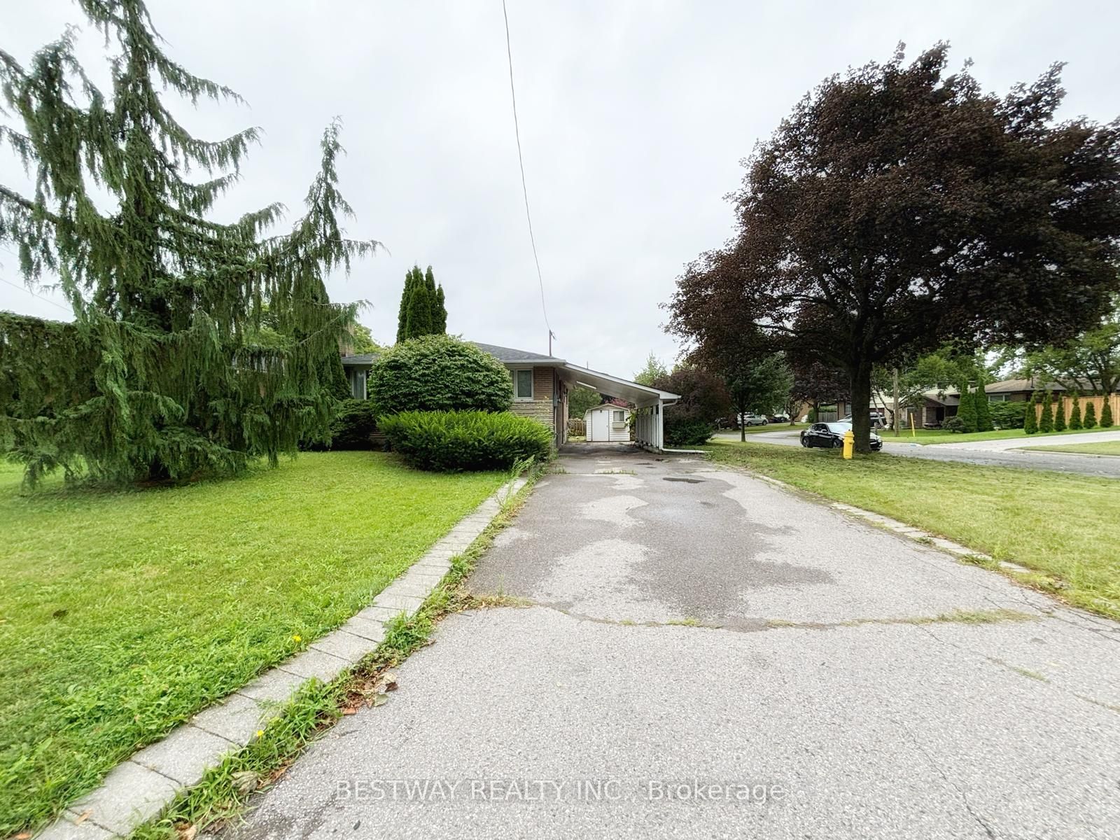 465 Humewood Avenue N Property Photo 13
