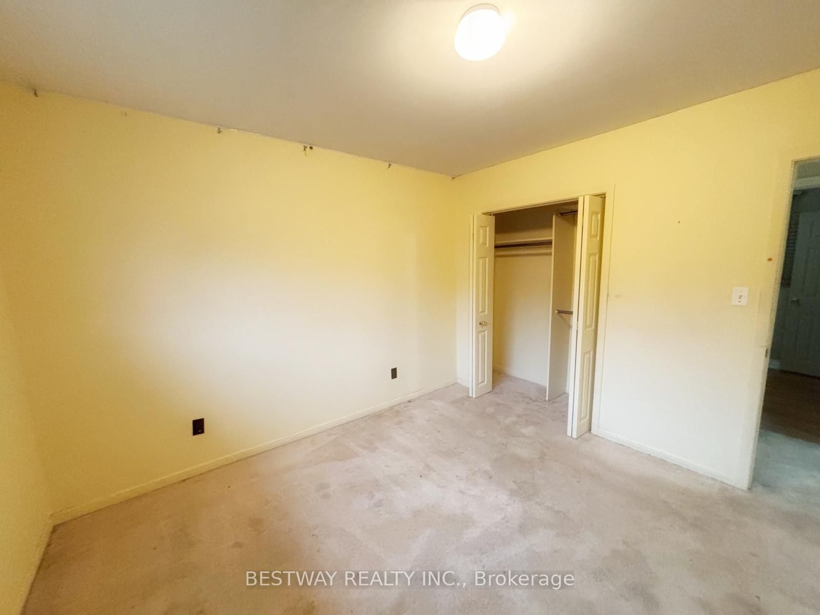 465 Humewood Avenue N Property Photo 21