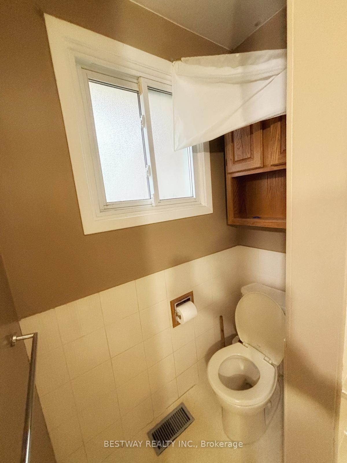 465 Humewood Avenue N Property Photo 23