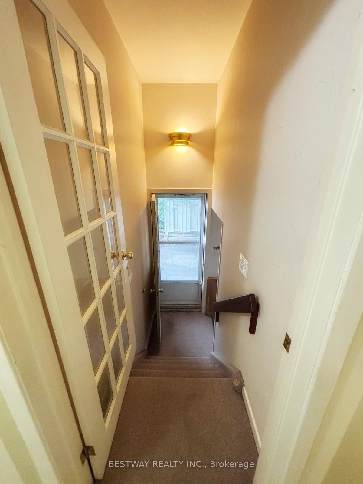 465 Humewood Avenue N Property Photo 27