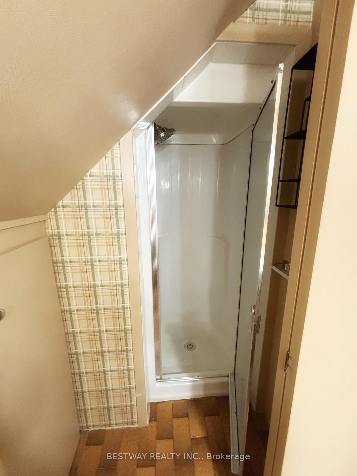 465 Humewood Avenue N Property Photo 36