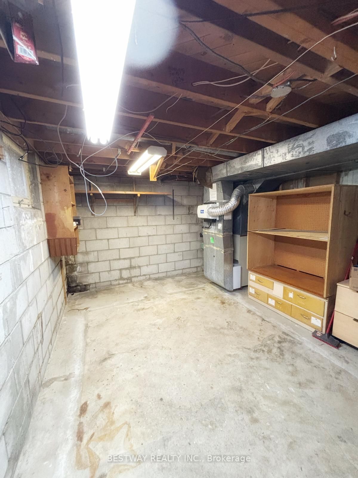 465 Humewood Avenue N Property Photo 43