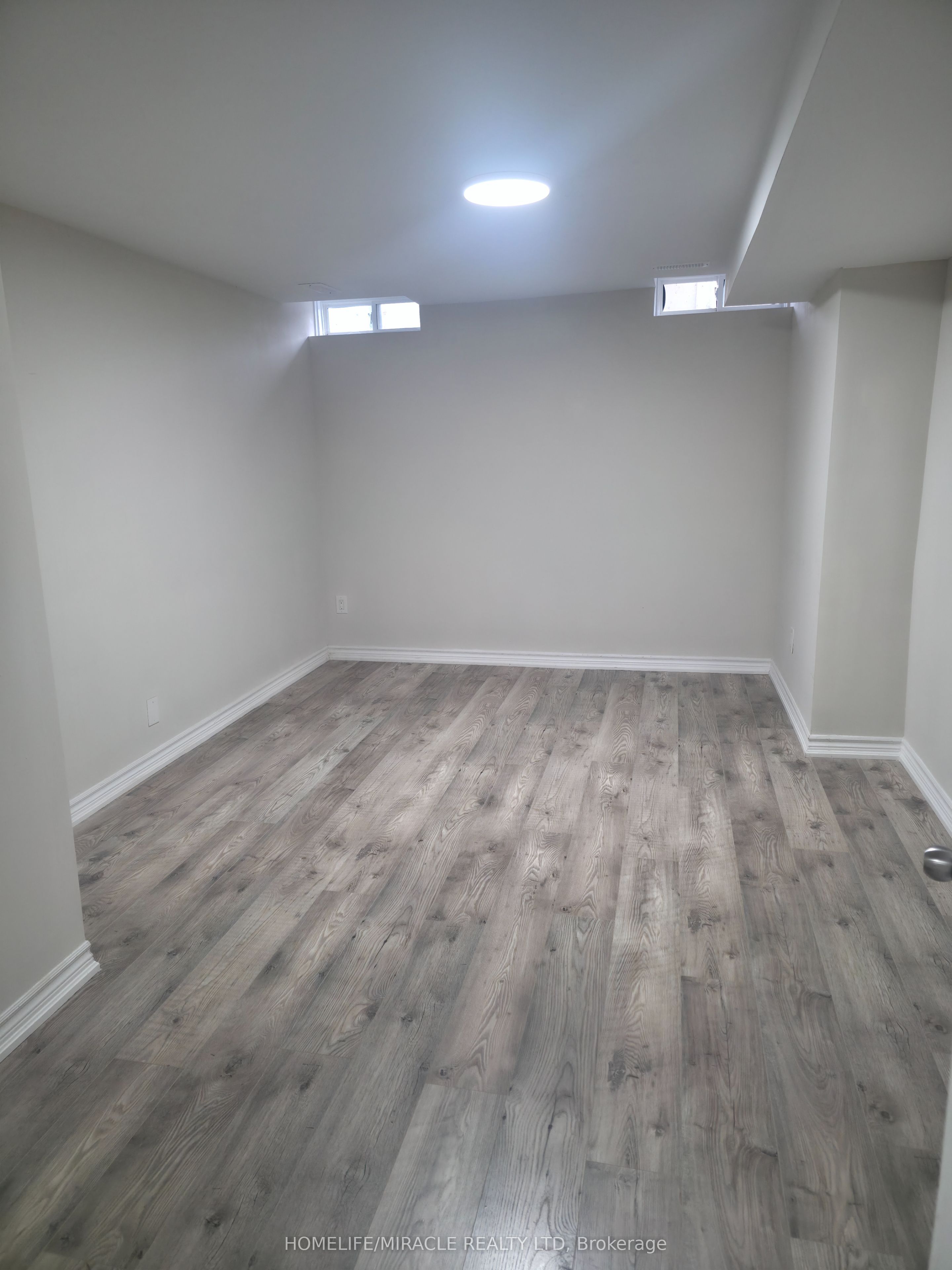 1022 Glenbourne Drive Bsmt Property Photo 8