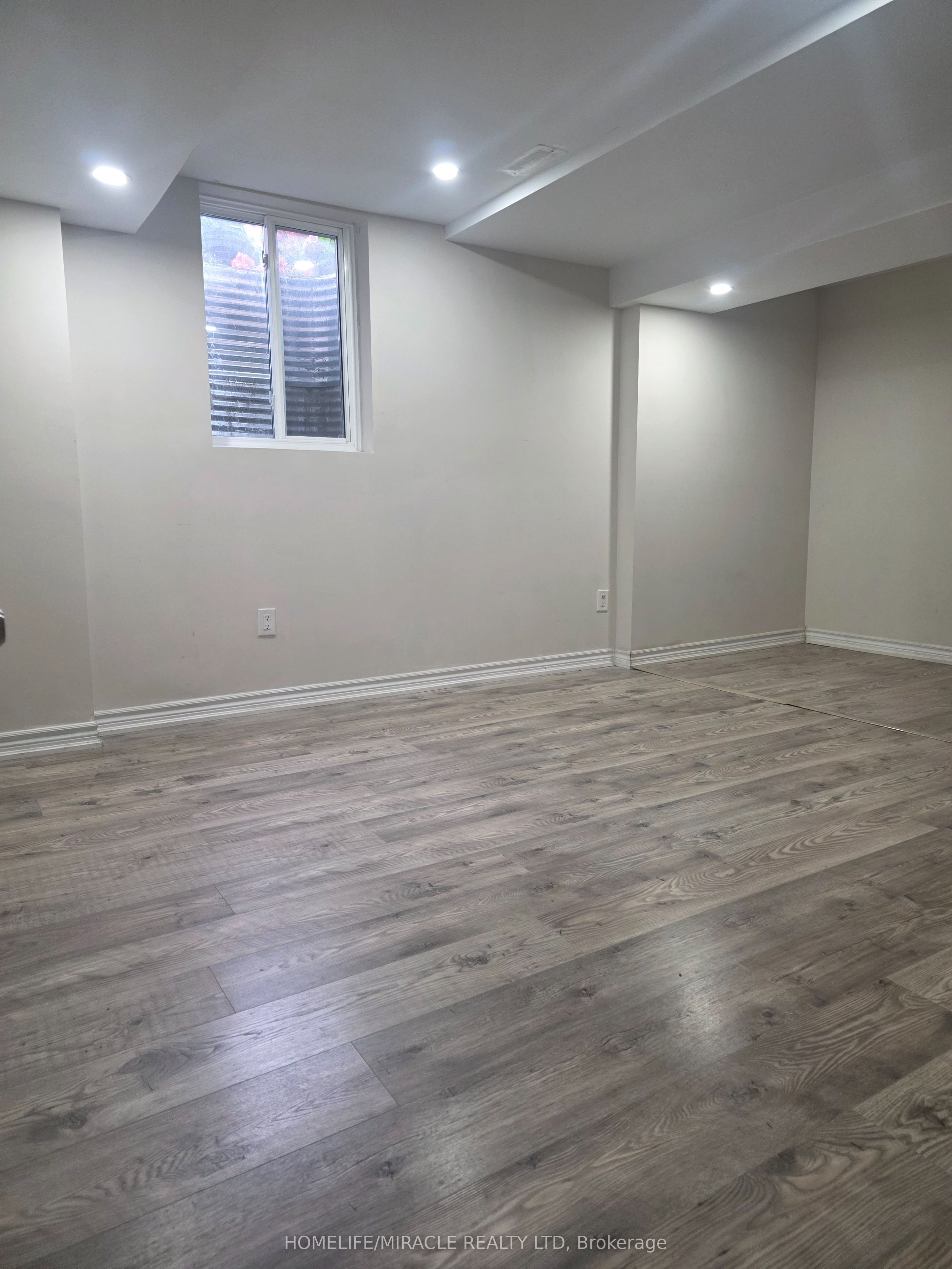 1022 Glenbourne Drive Bsmt Property Photo 17