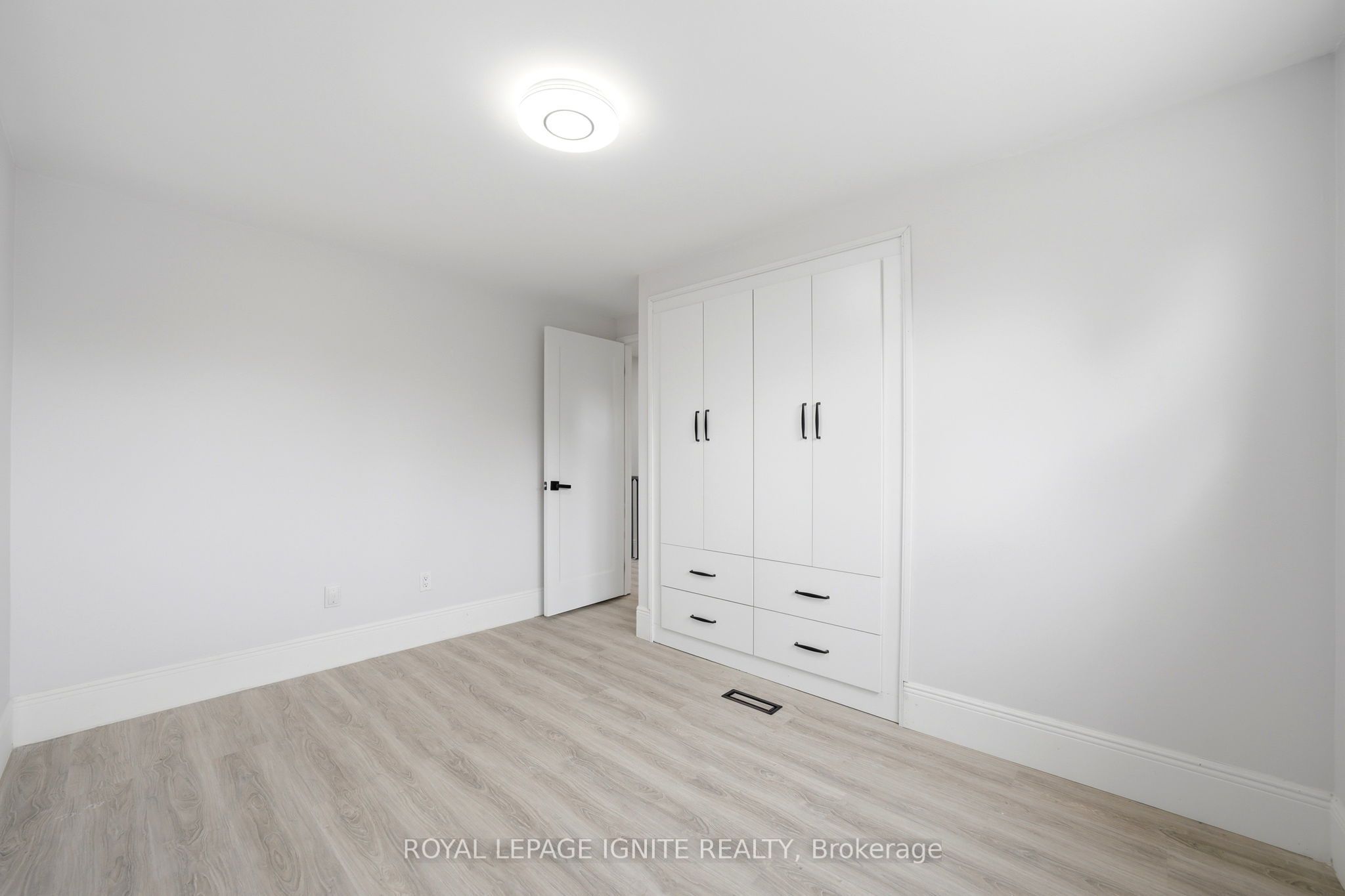 26 Winston Crescent Property Photo 18