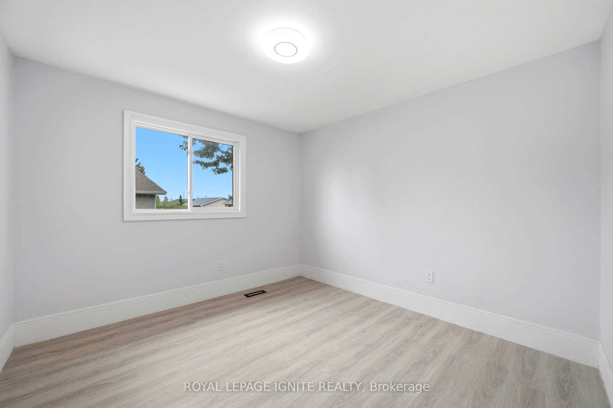 26 Winston Crescent Property Photo 33