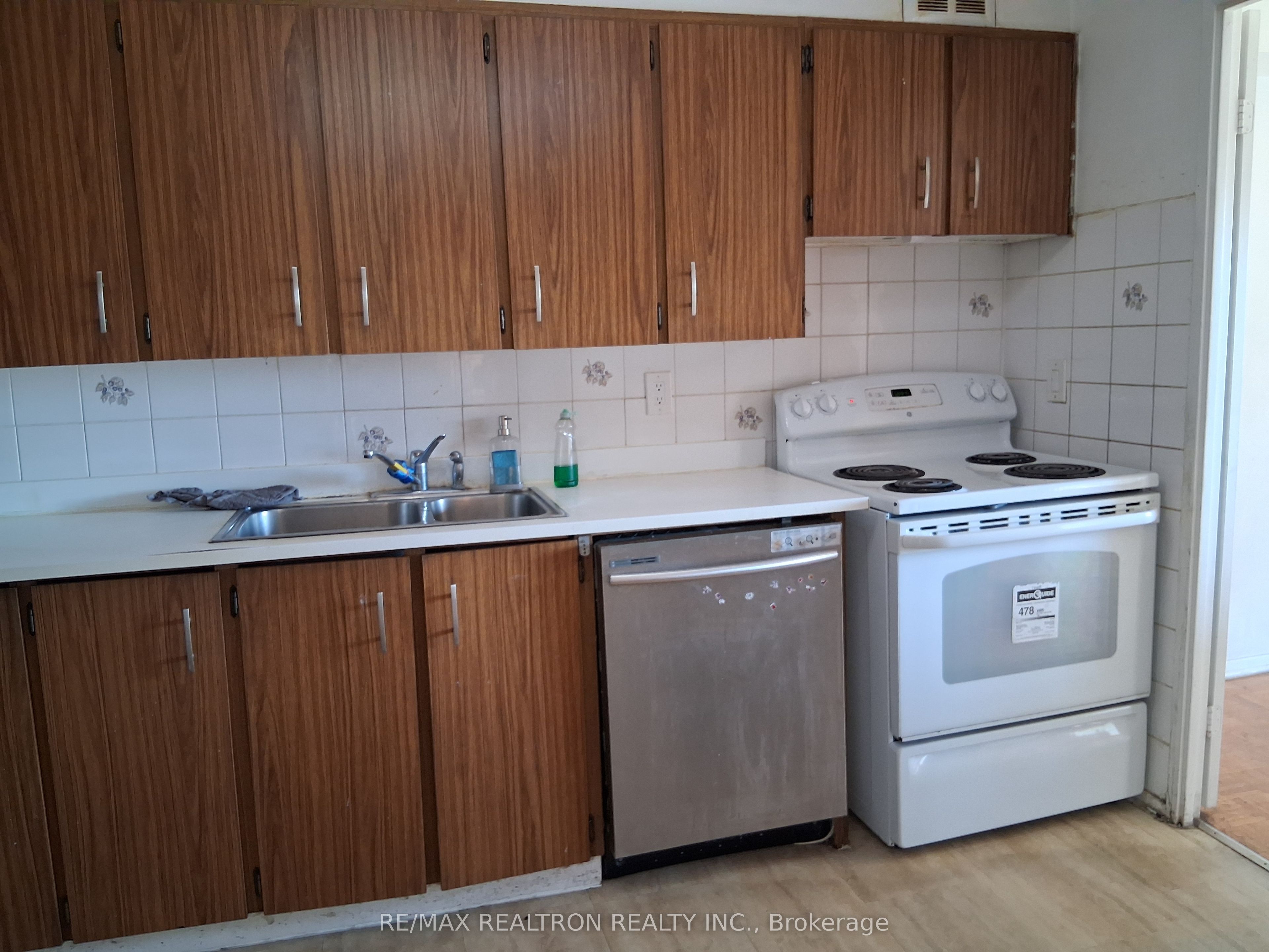 120 Dundalk Drive 606 Property Photo 11