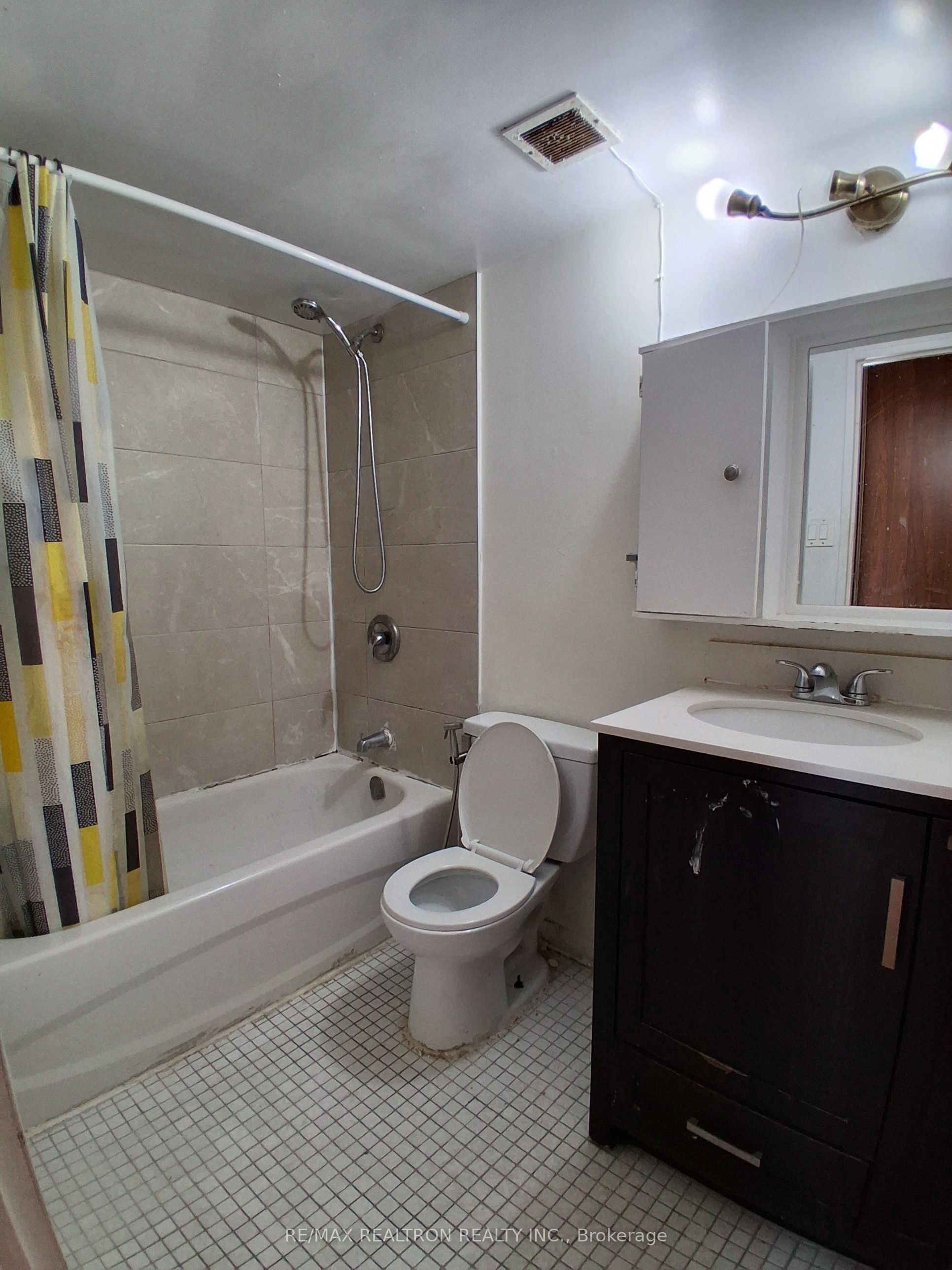 120 Dundalk Drive 606 Property Photo 14