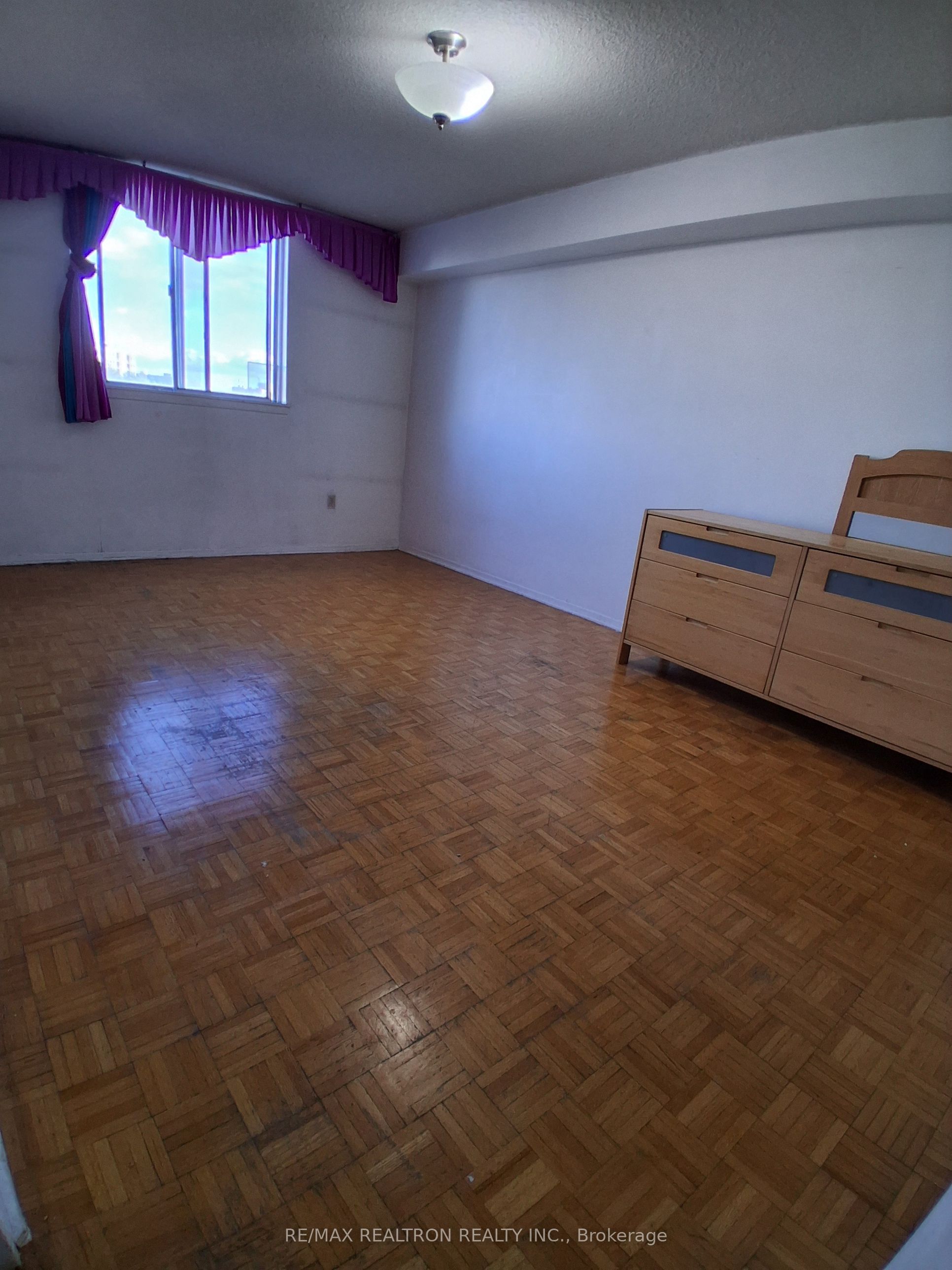 120 Dundalk Drive 606 Property Photo 19