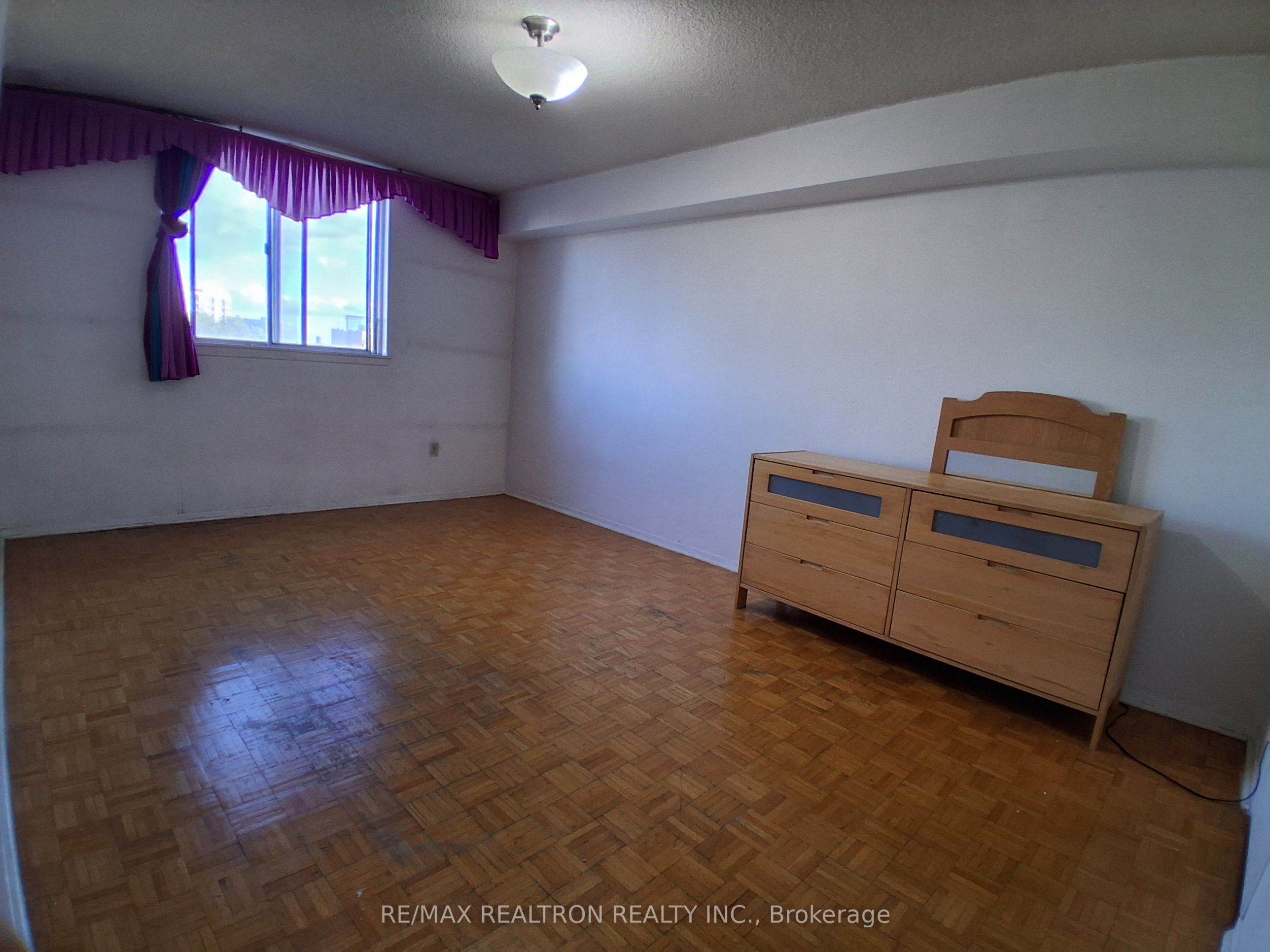 120 Dundalk Drive 606 Property Photo 20