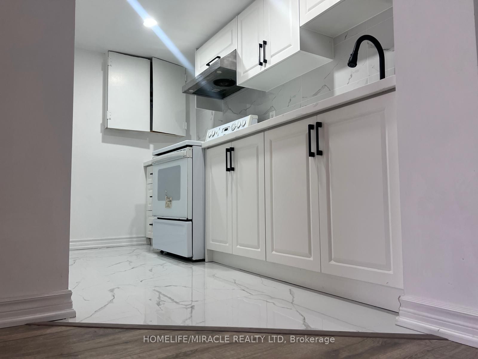 51 Oakworth Crescent Property Photo 2