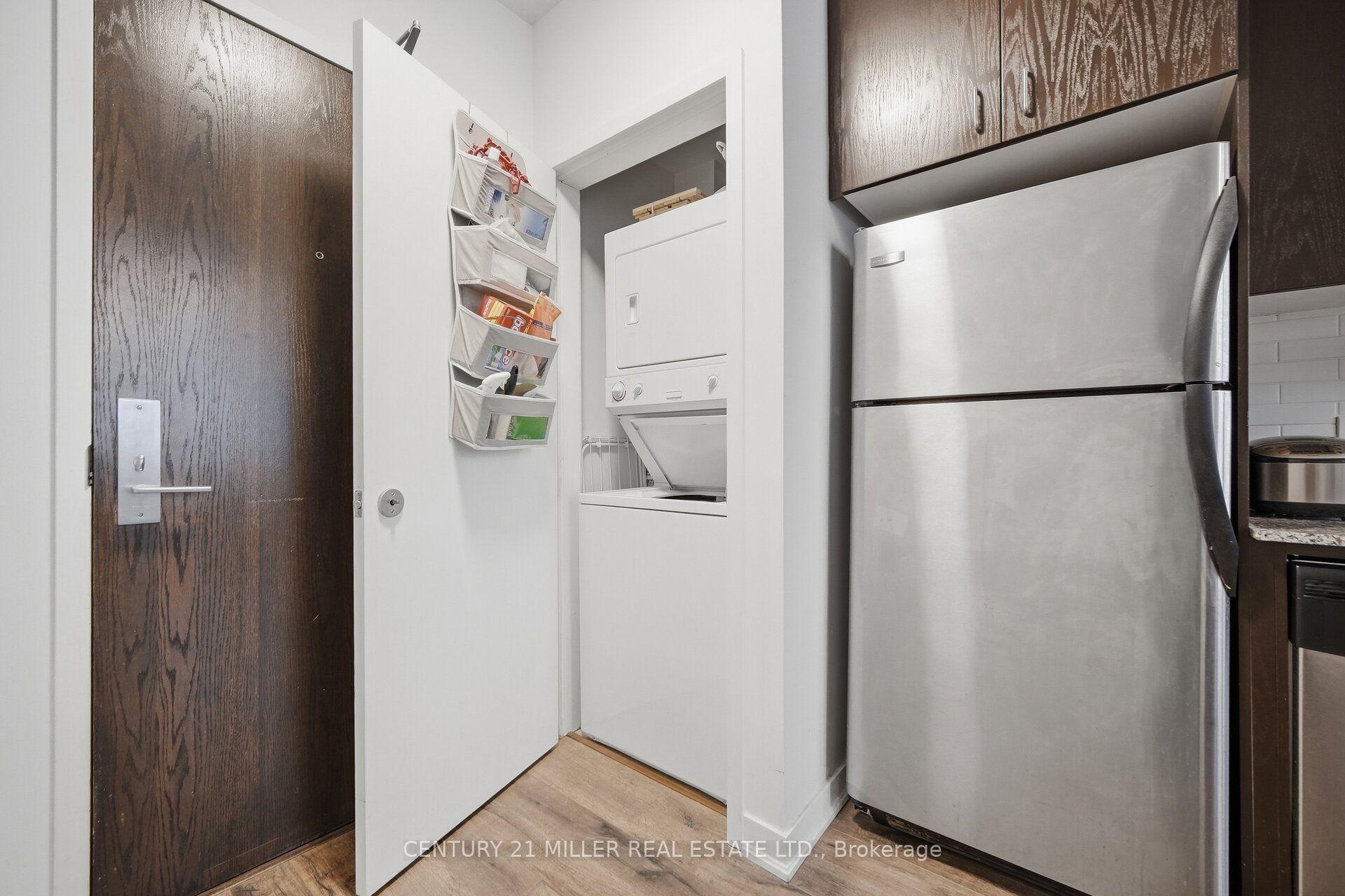 201 Carlaw Avenue 123 Property Photo 13