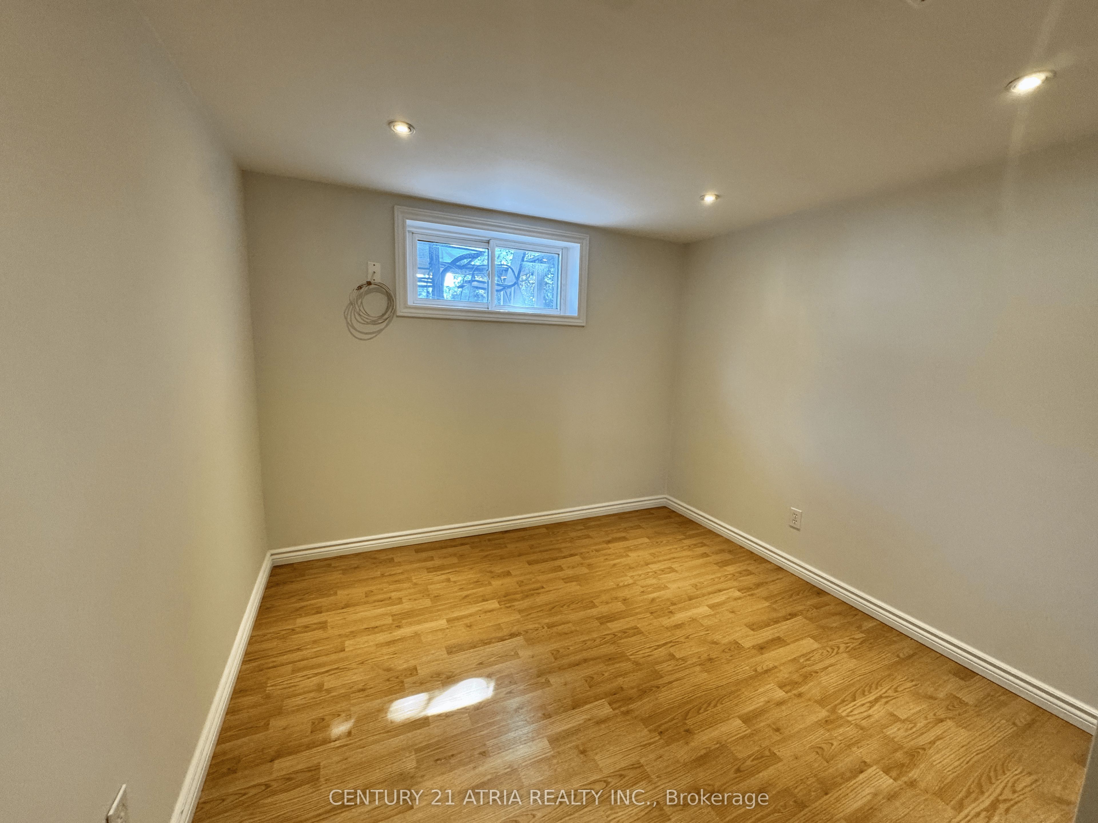 28 Willowhurst Crescent Bsmt Property Photo 9