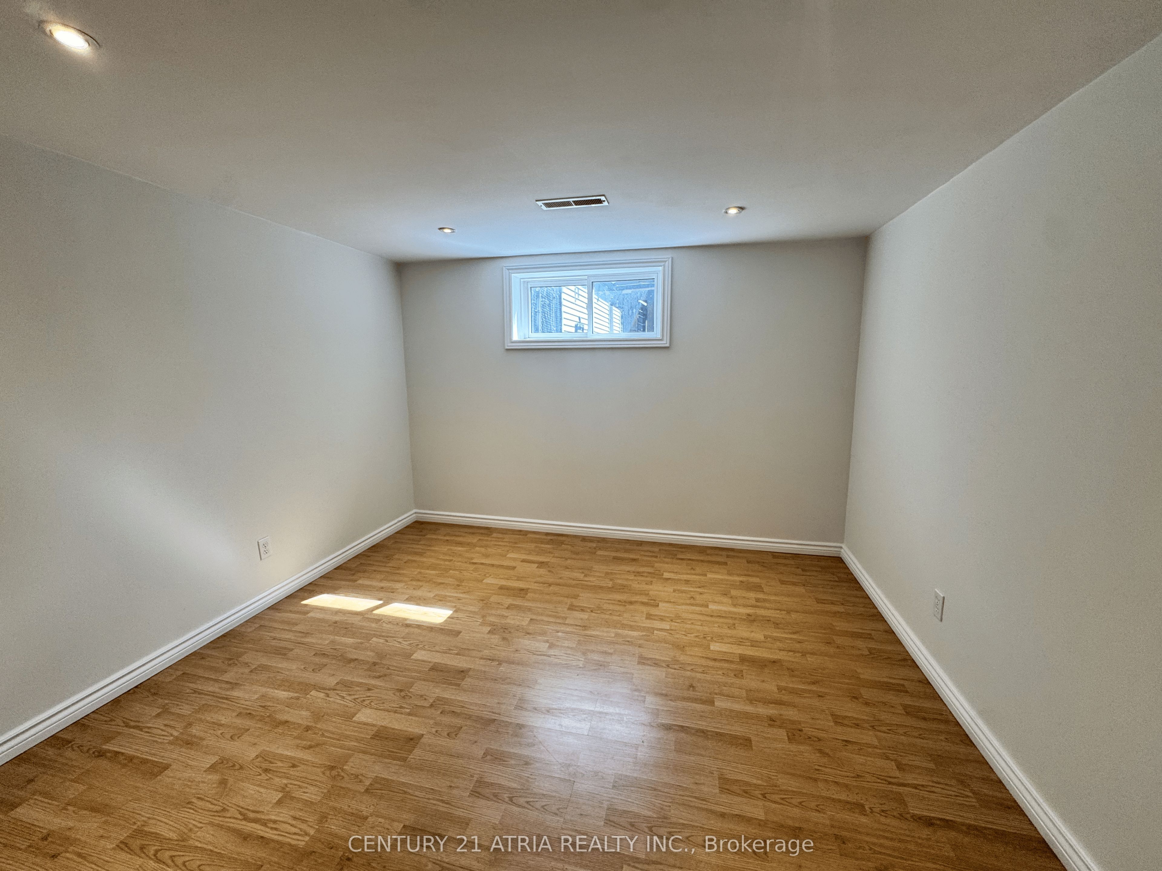 28 Willowhurst Crescent Bsmt Property Photo 11
