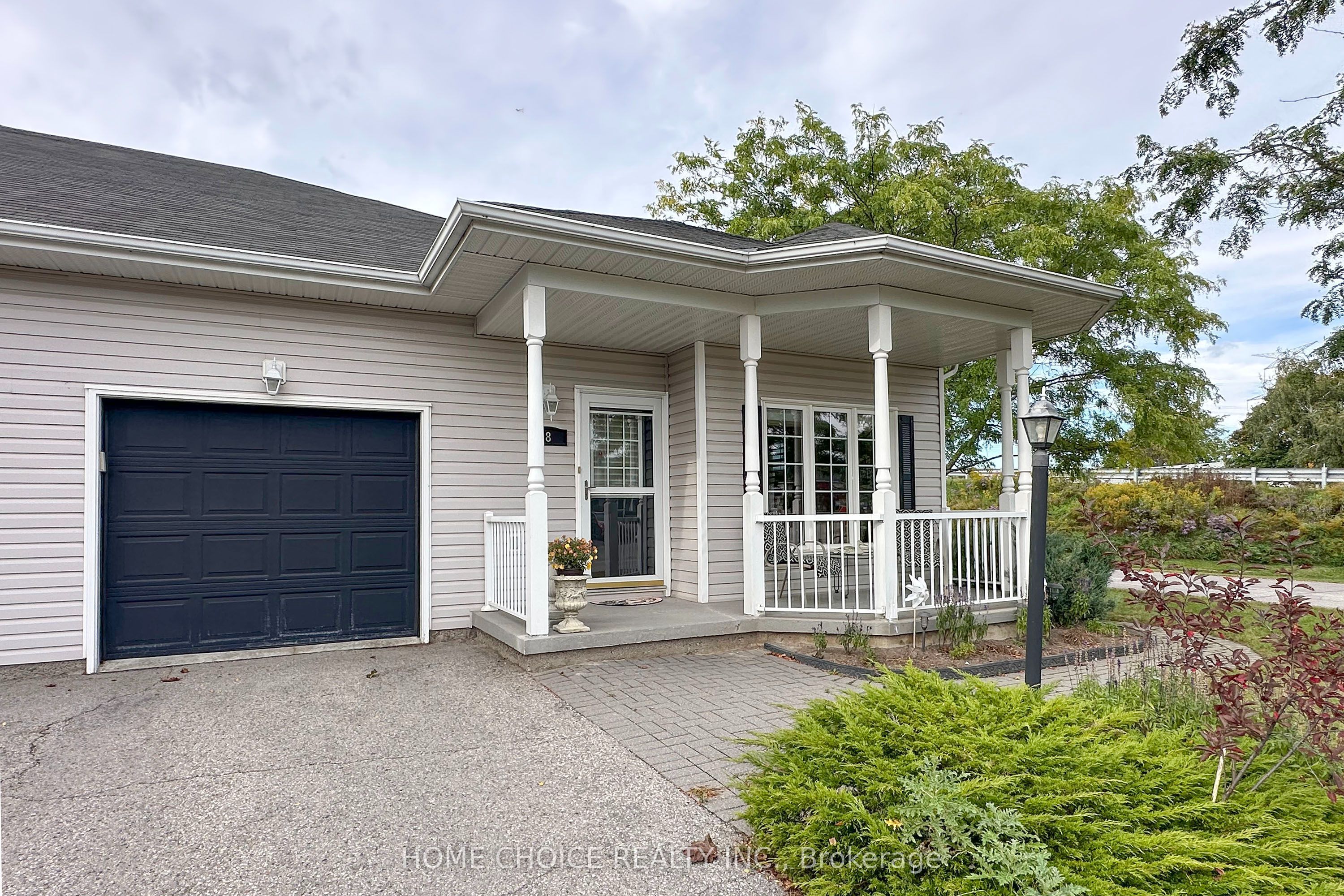 8 Hinkley Trail Property Photo 3