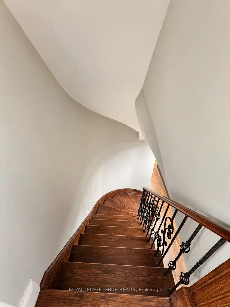 7 Aquilina Court Property Photo 2