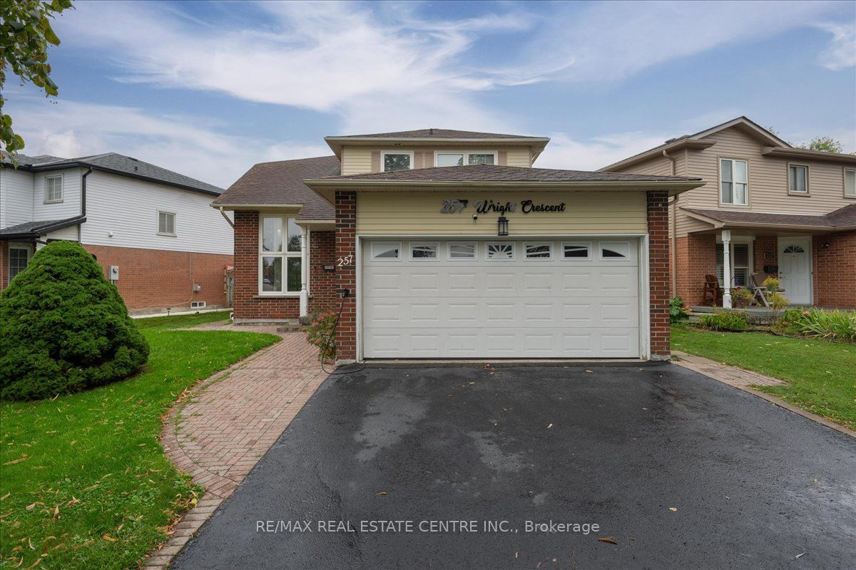 257 Wright Crescent Property Photo 2