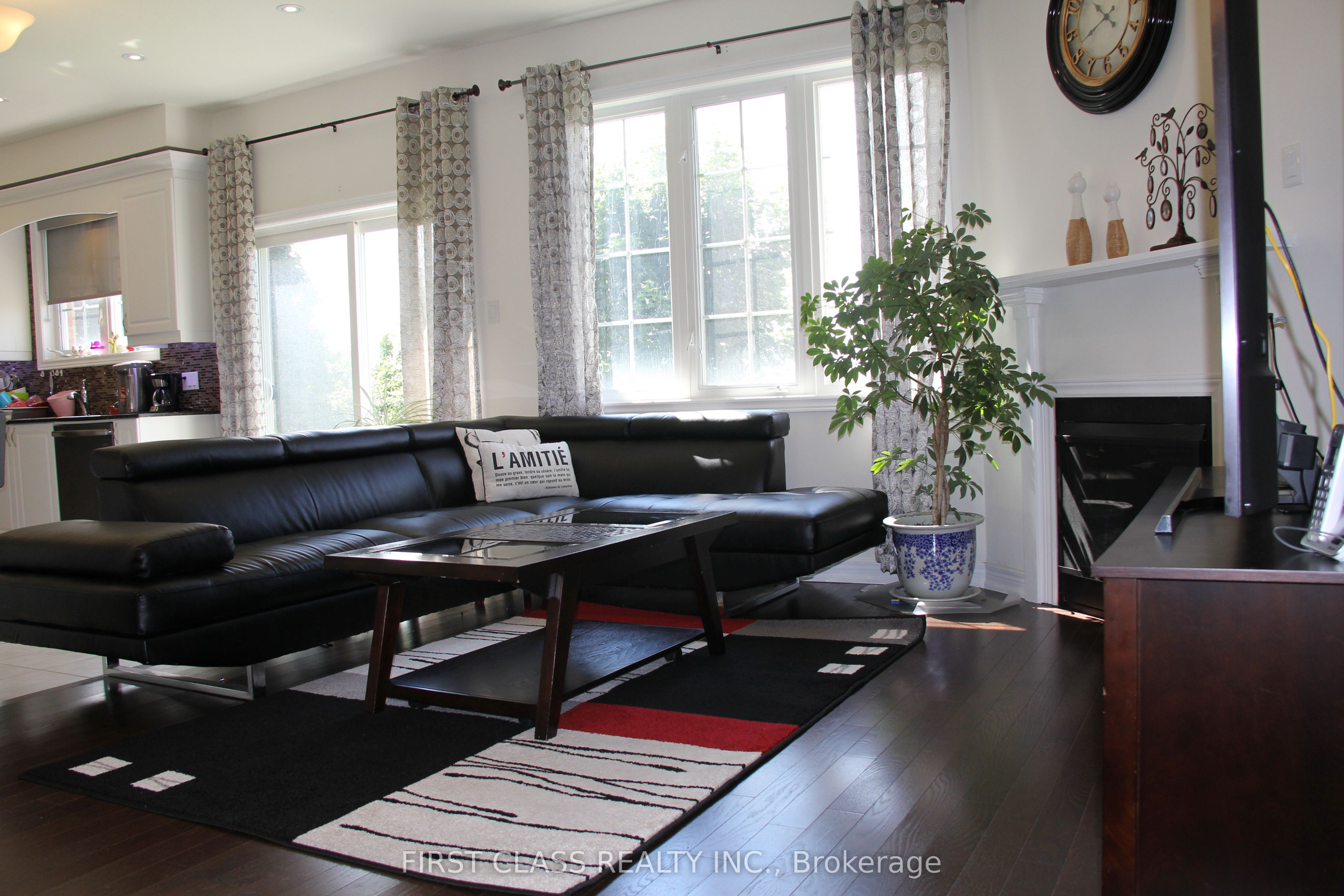 69 Promenade Drive Property Photo 3