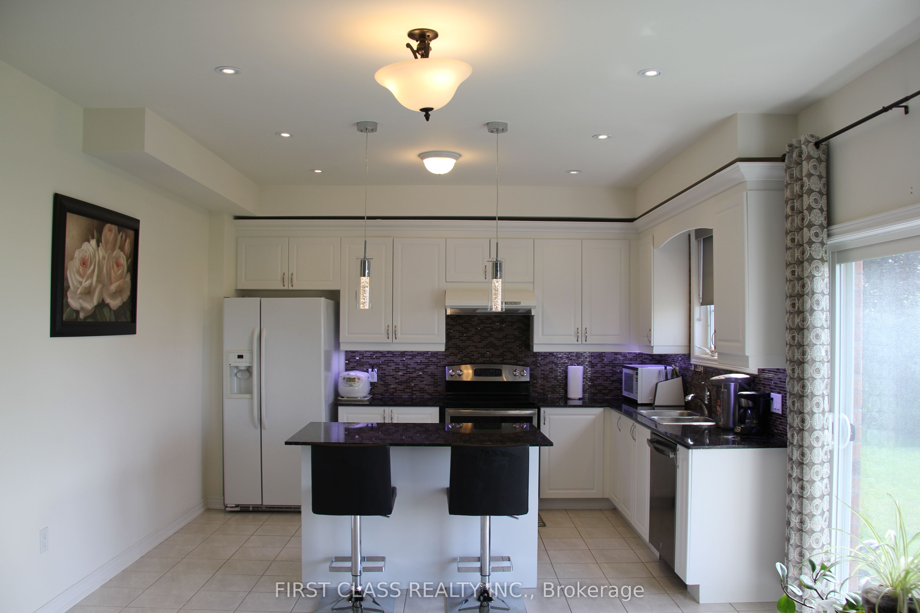 69 Promenade Drive Property Photo 4