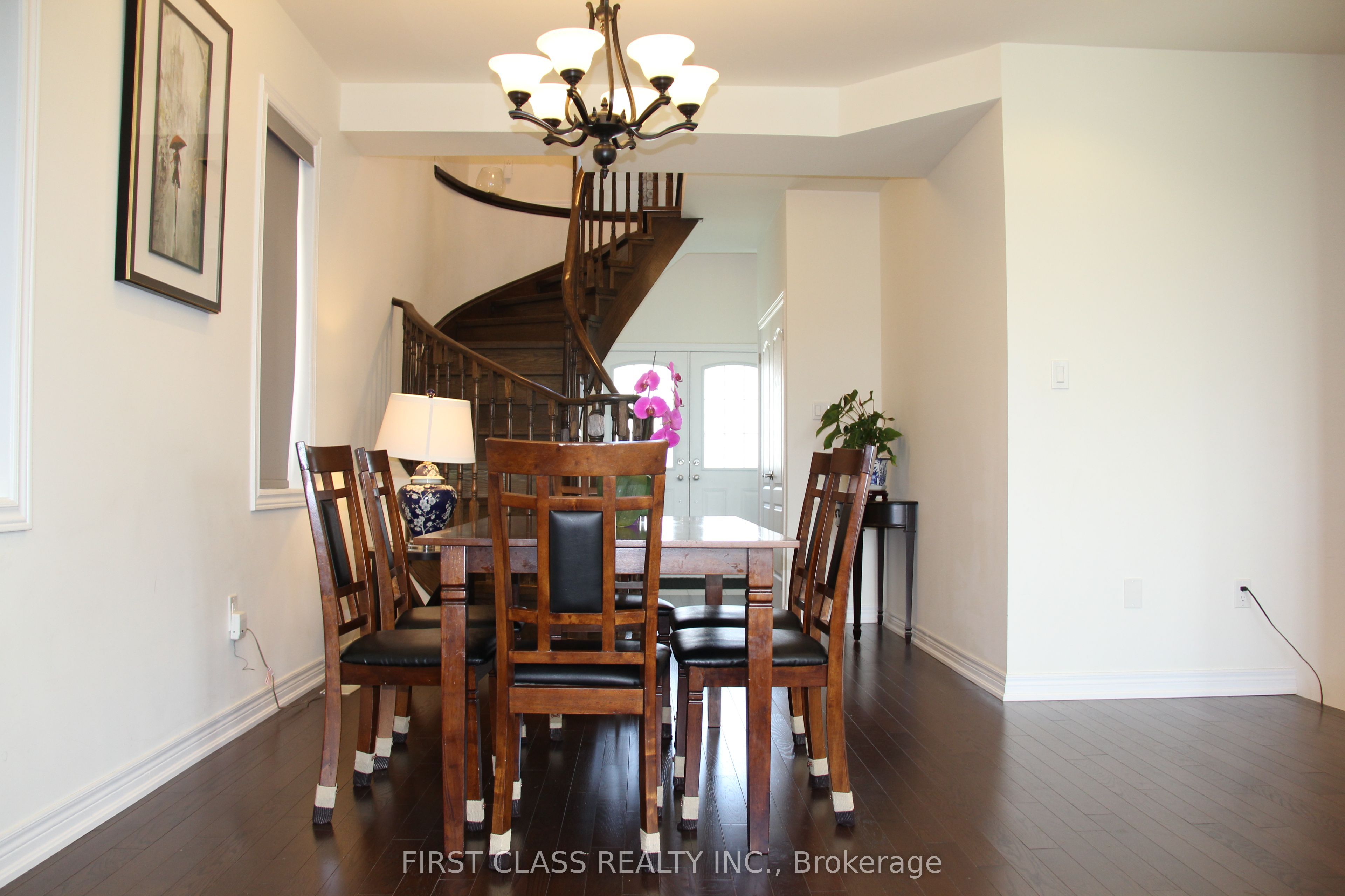 69 Promenade Drive Property Photo 9