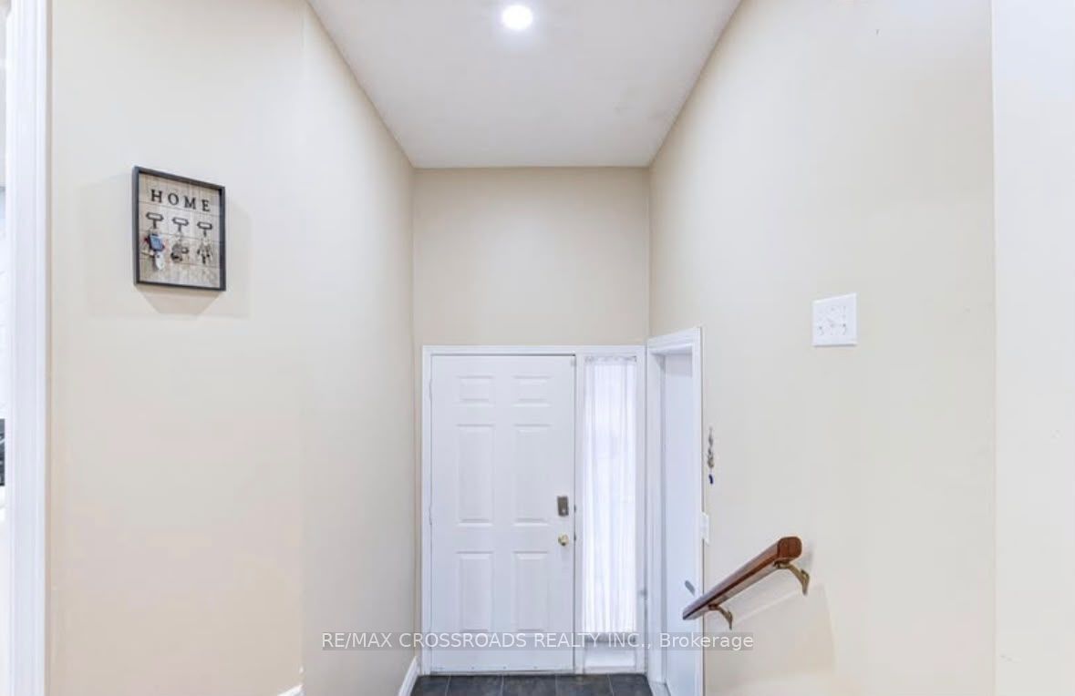 11 Murkar Crescent Property Photo 4
