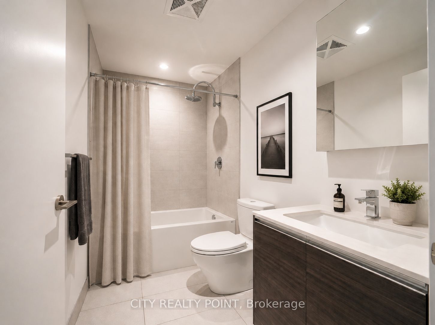 1190 Dundas Street E 505 Property Photo 5