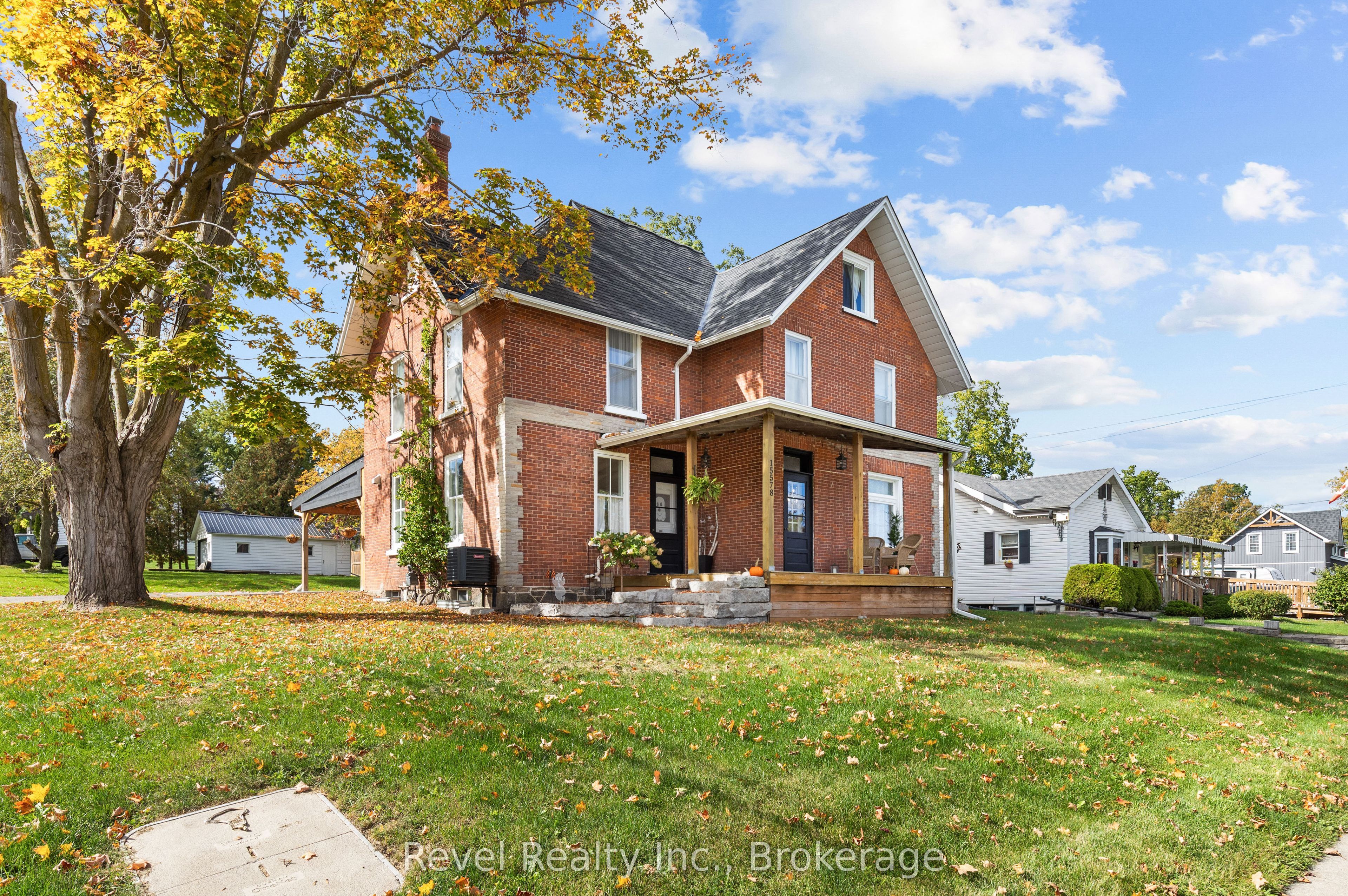 15578 Simcoe Street Property Photo 1