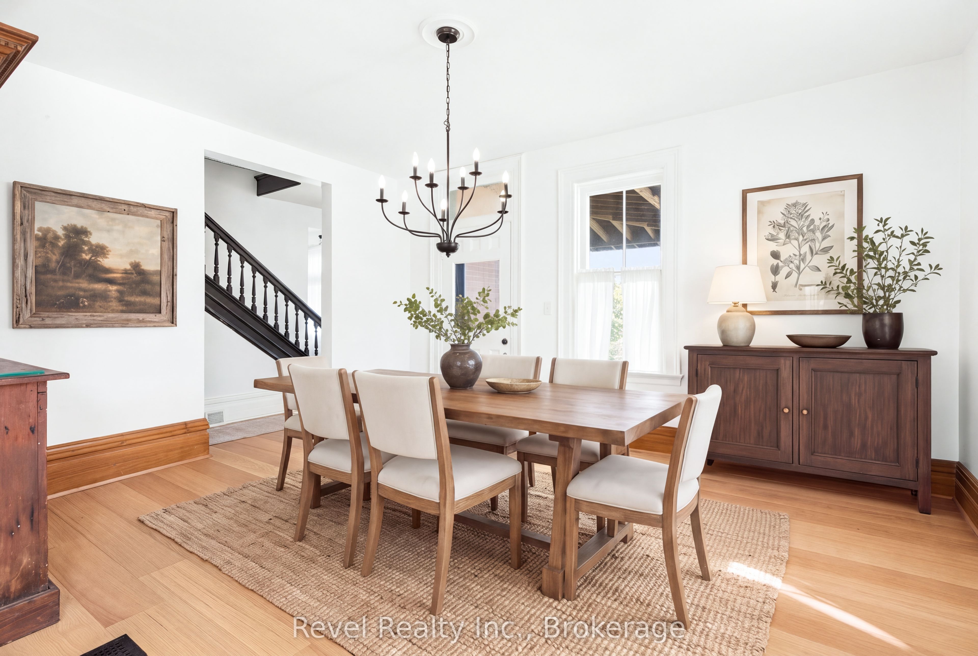 15578 Simcoe Street Property Photo 8