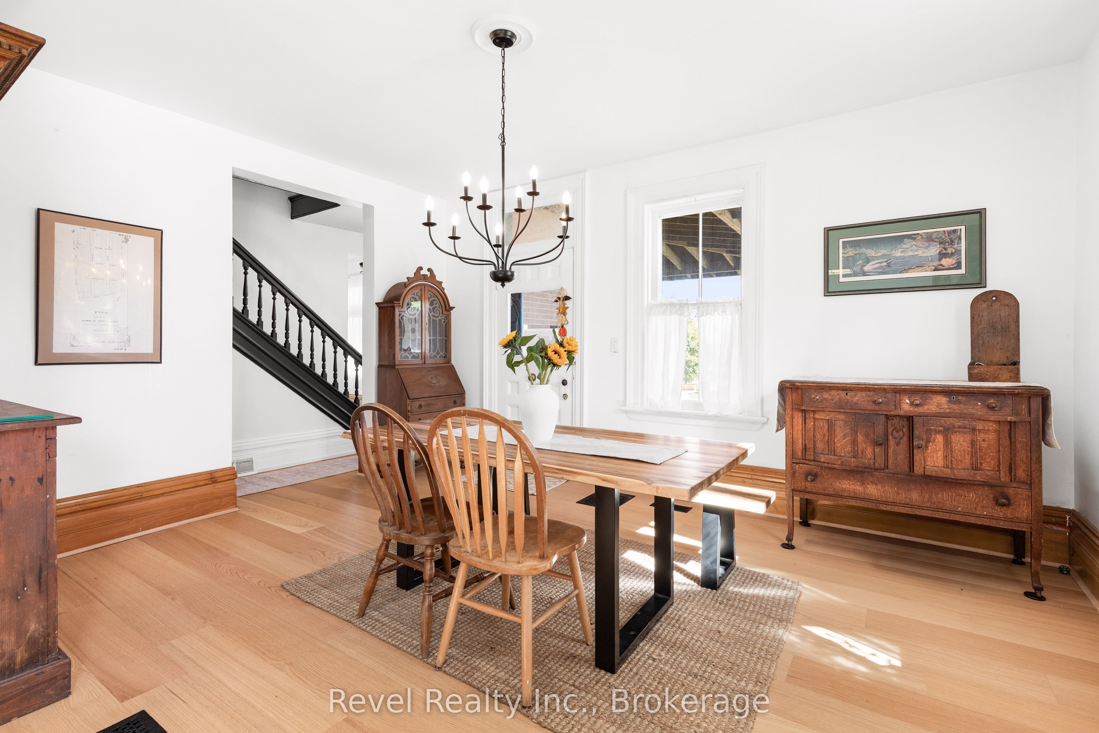 15578 Simcoe Street Property Photo 9