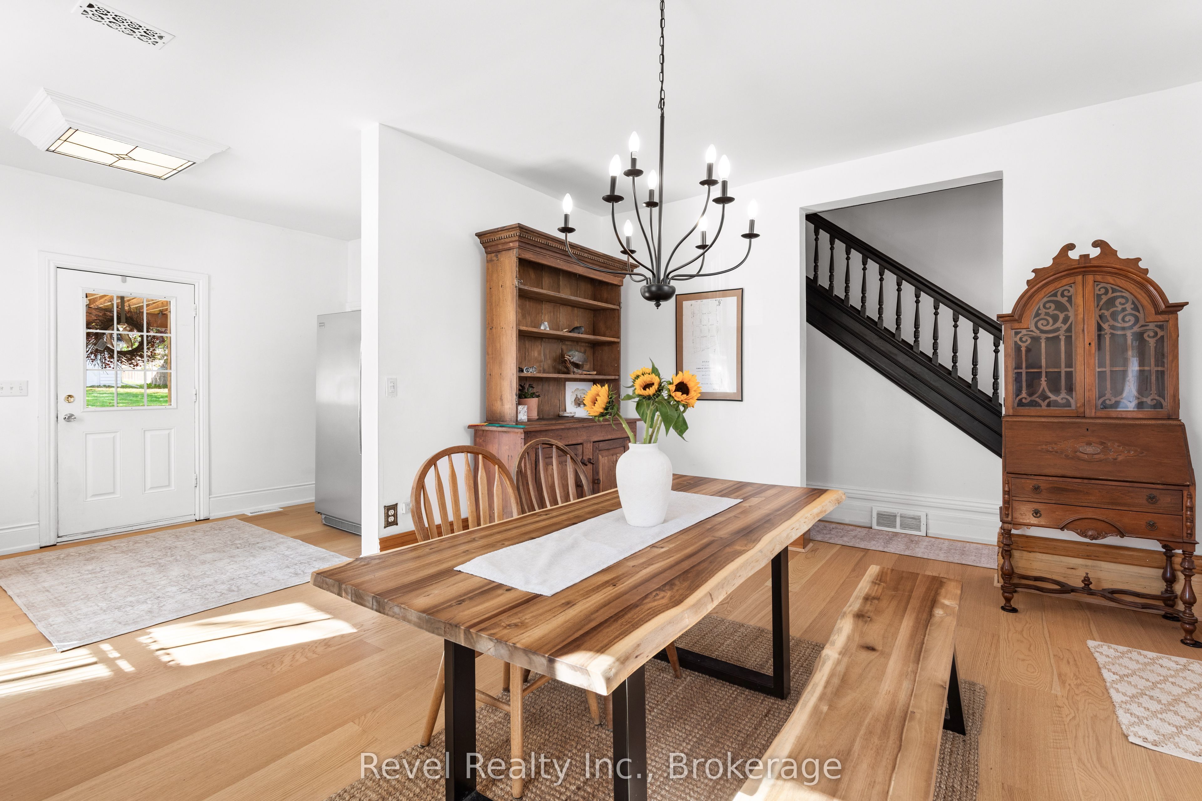 15578 Simcoe Street Property Photo 12