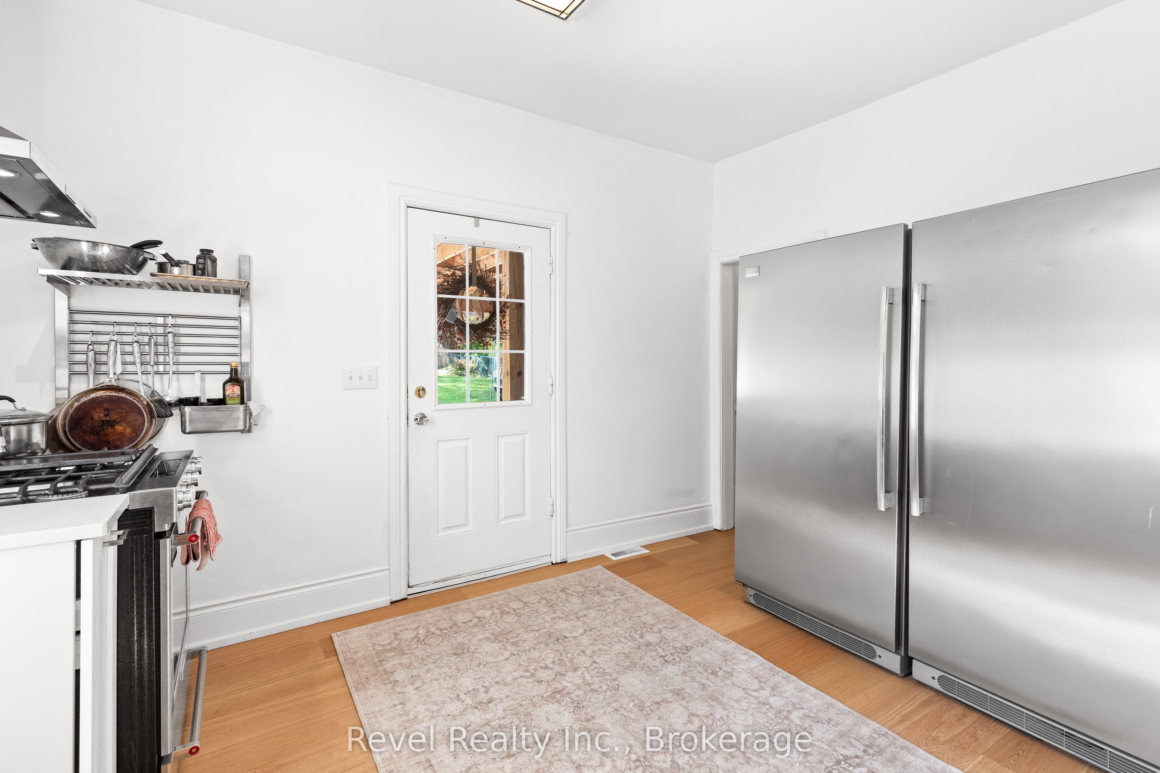 15578 Simcoe Street Property Photo 18