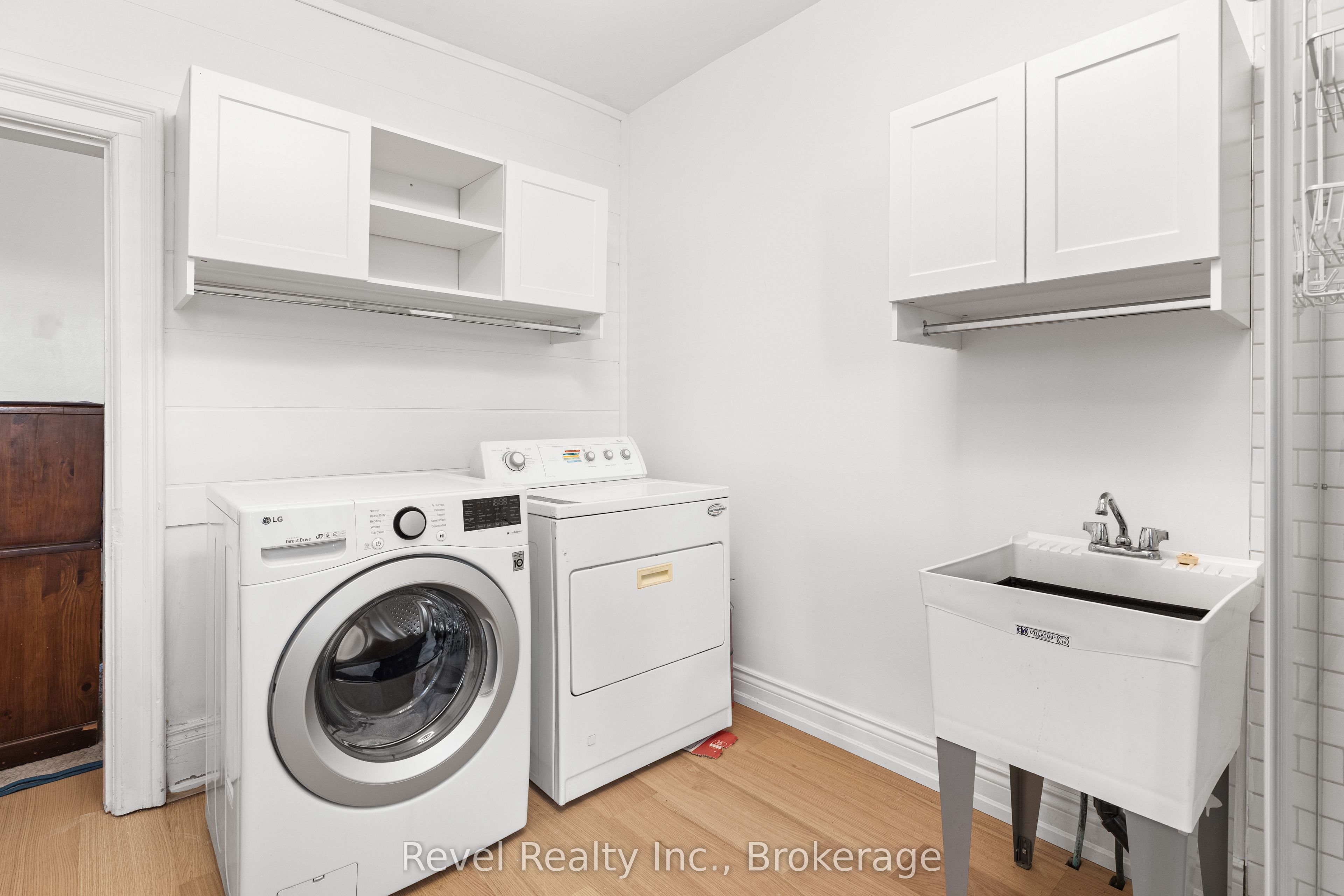 15578 Simcoe Street Property Photo 22