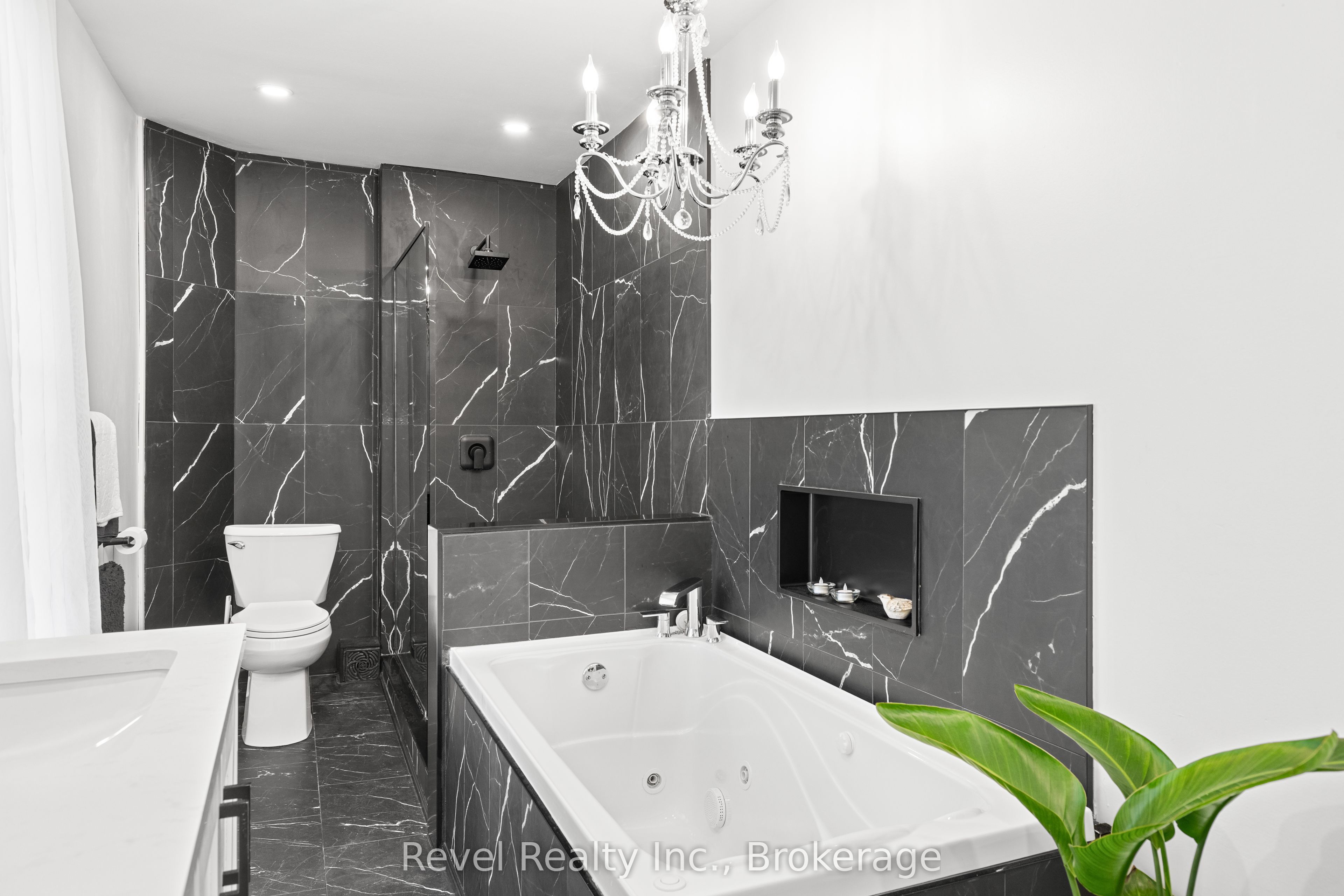 15578 Simcoe Street Property Photo 25