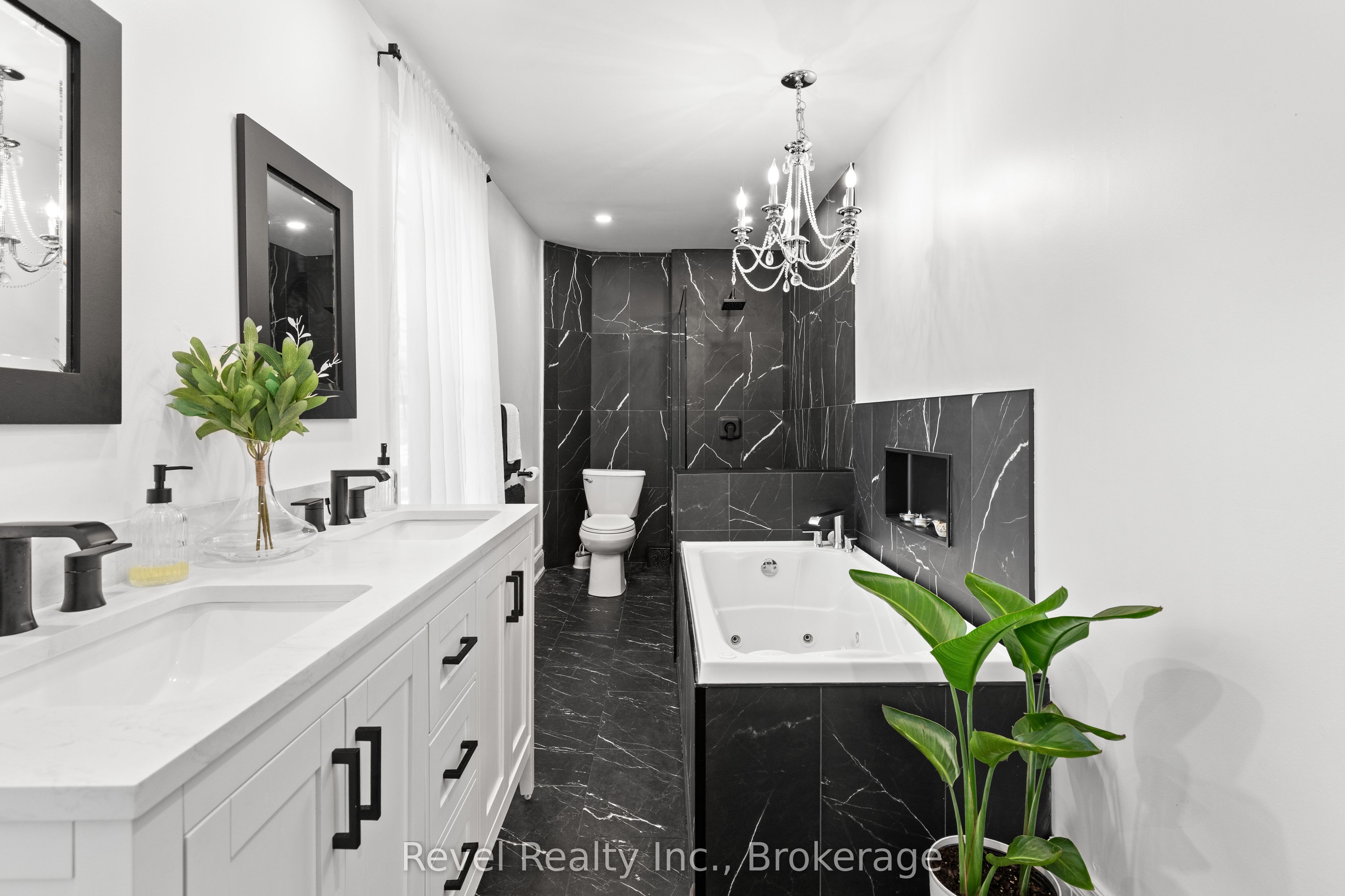 15578 Simcoe Street Property Photo 27