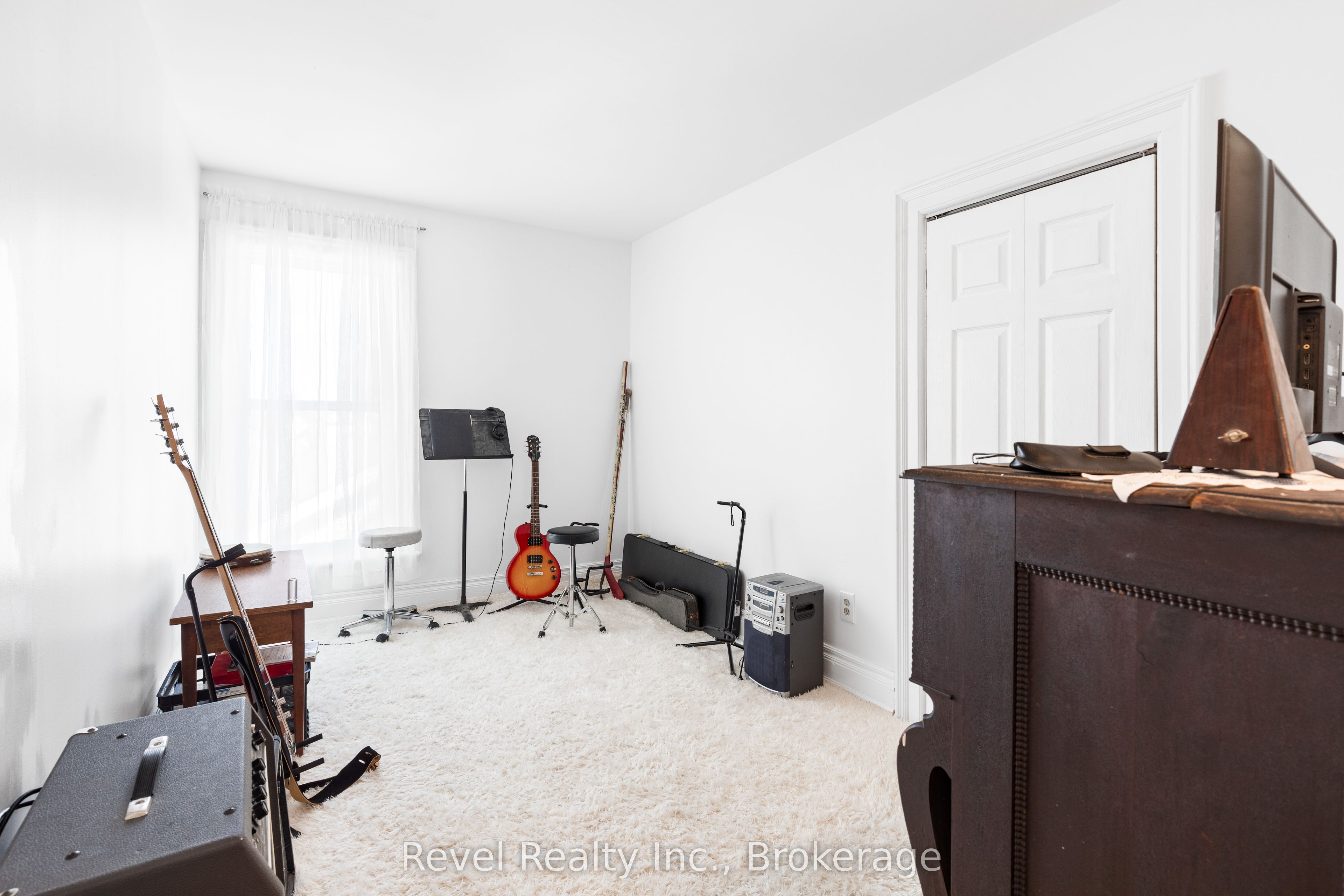 15578 Simcoe Street Property Photo 29