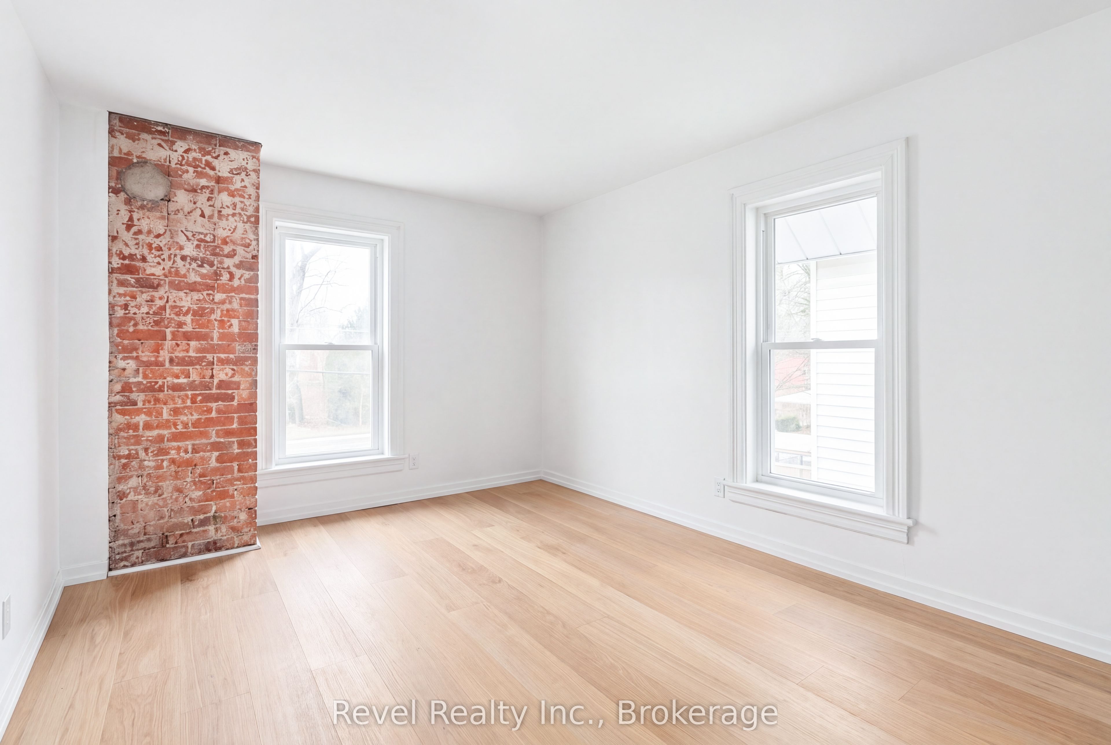 15578 Simcoe Street Property Photo 33