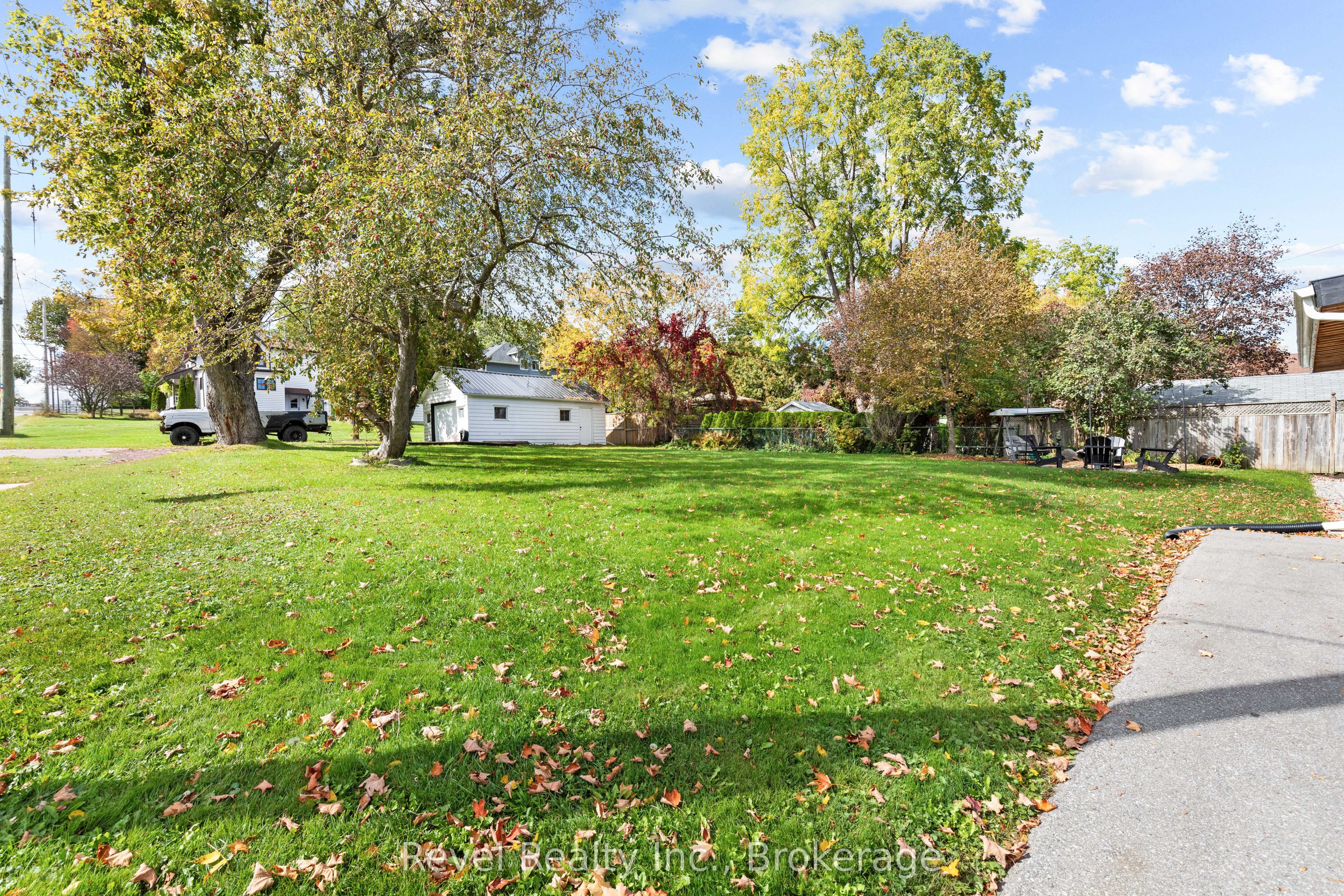 15578 Simcoe Street Property Photo 41