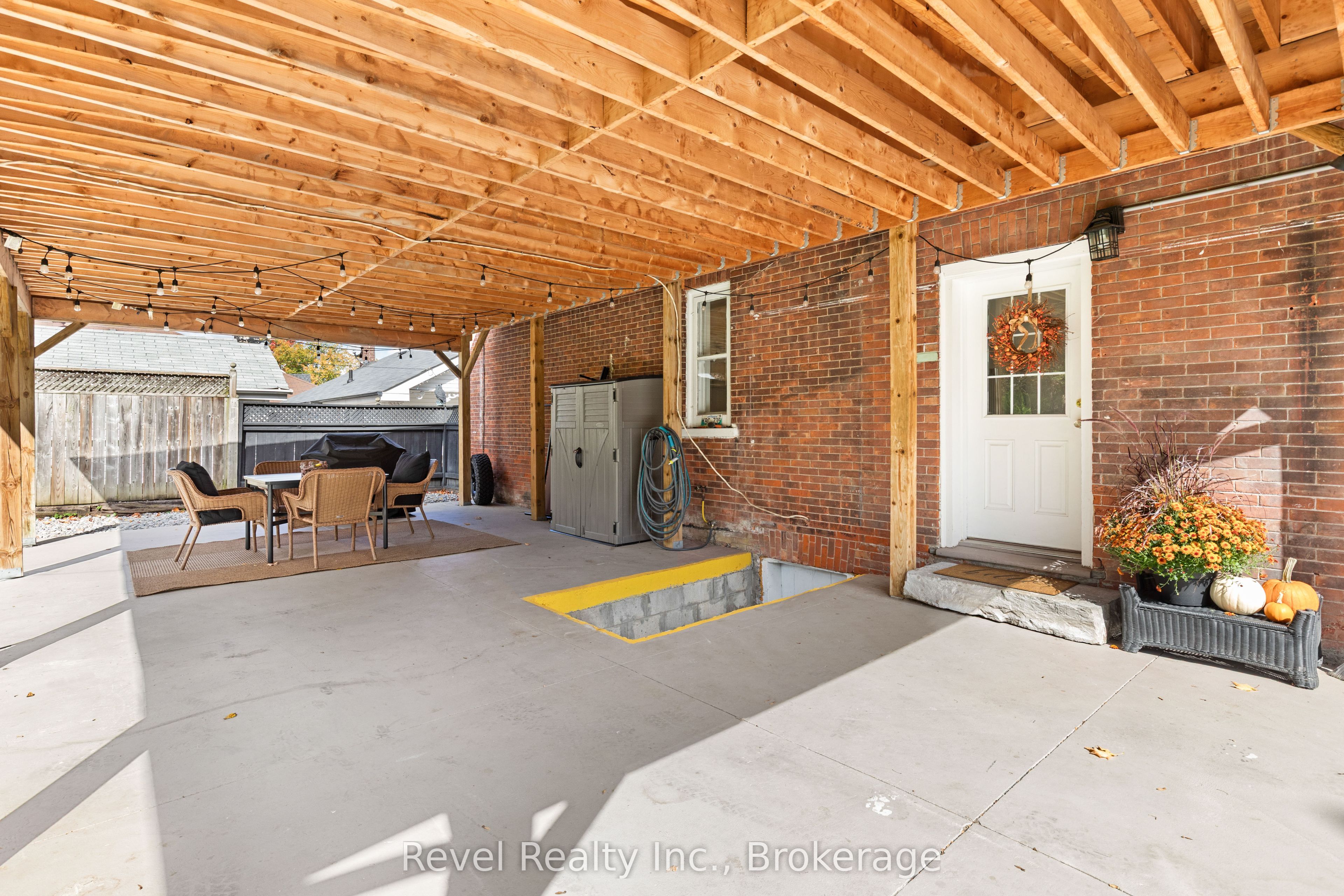 15578 Simcoe Street Property Photo 43