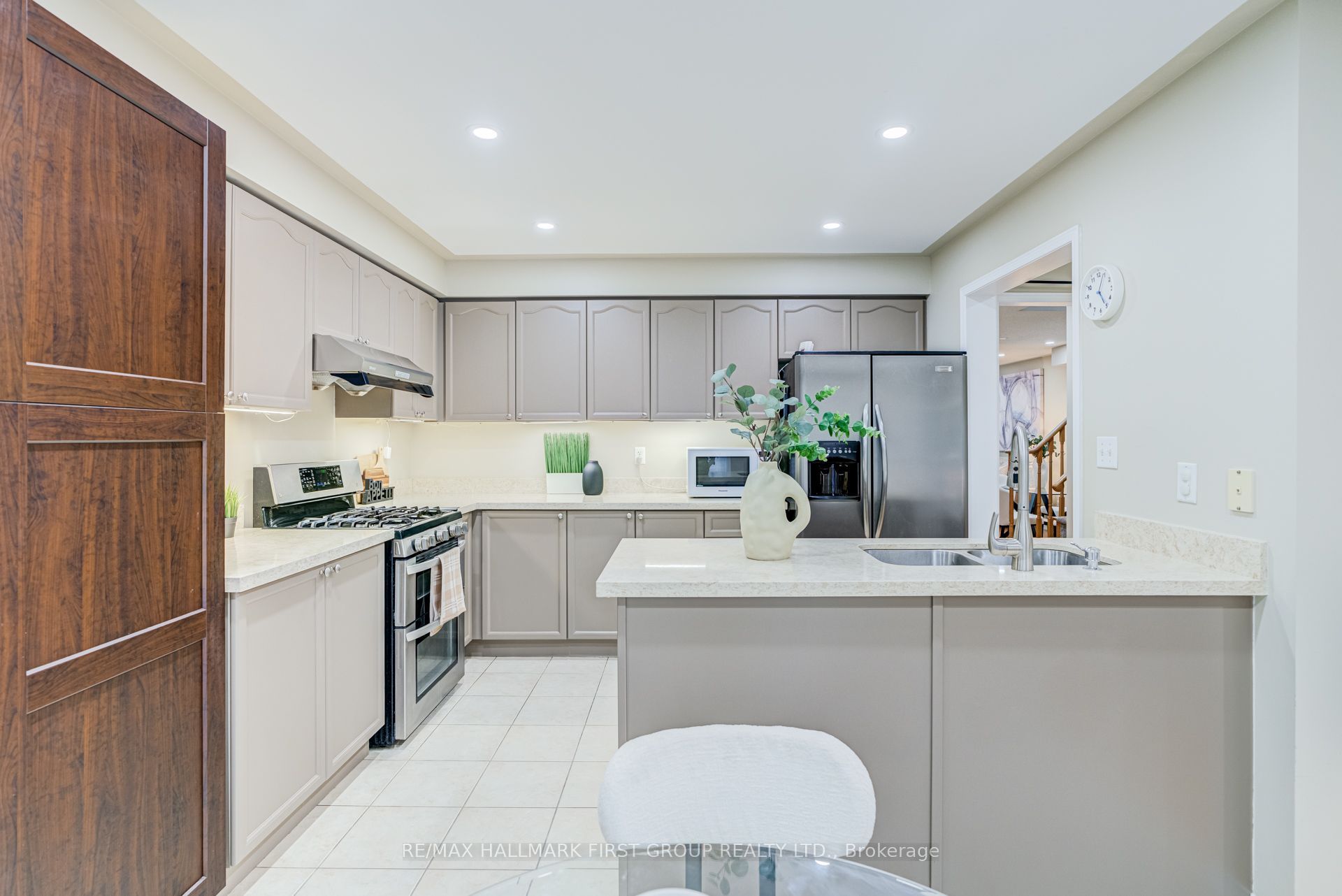 6 Tansley Crescent Property Photo 12