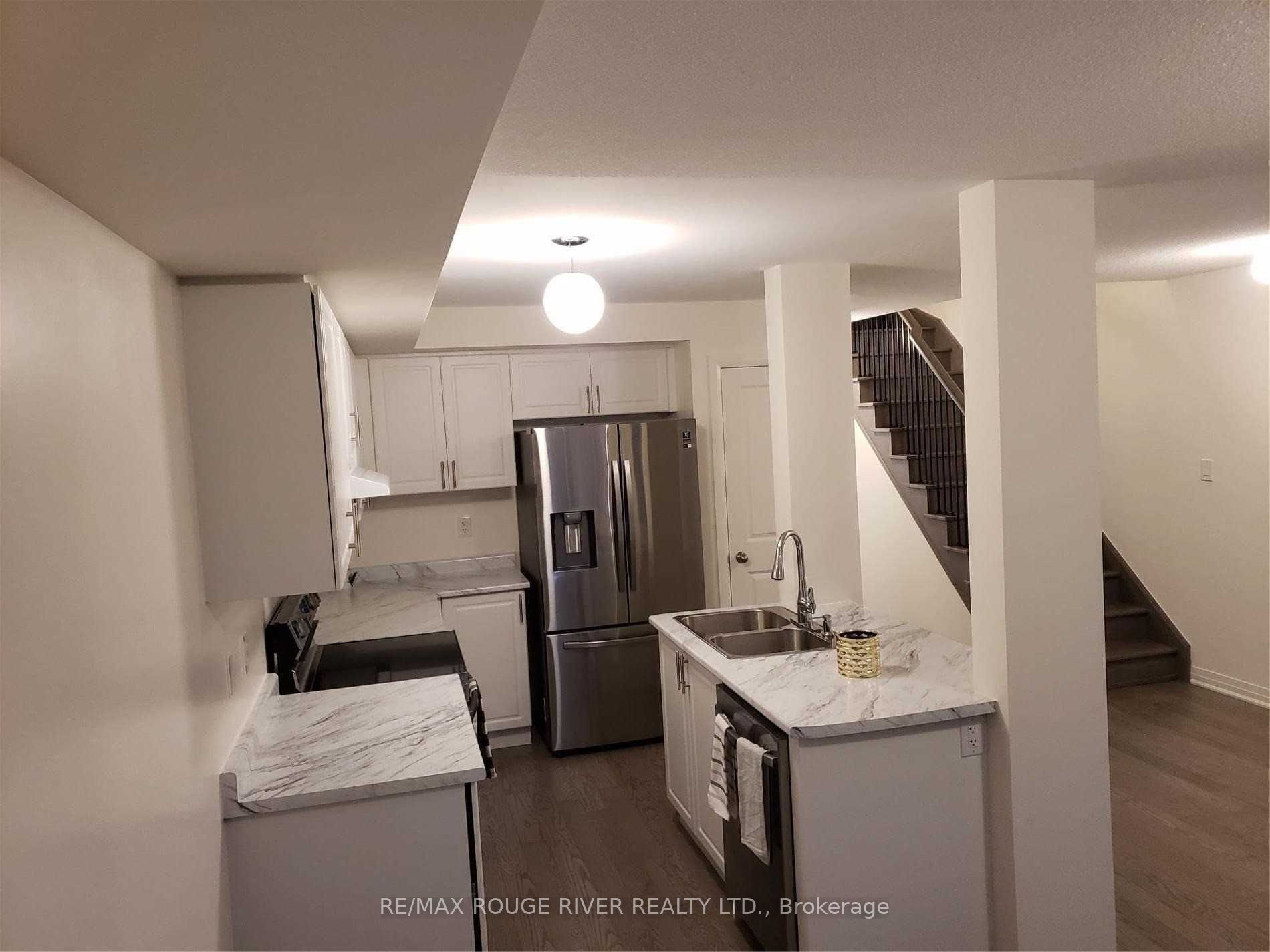 19 Caspian Square Property Photo 3