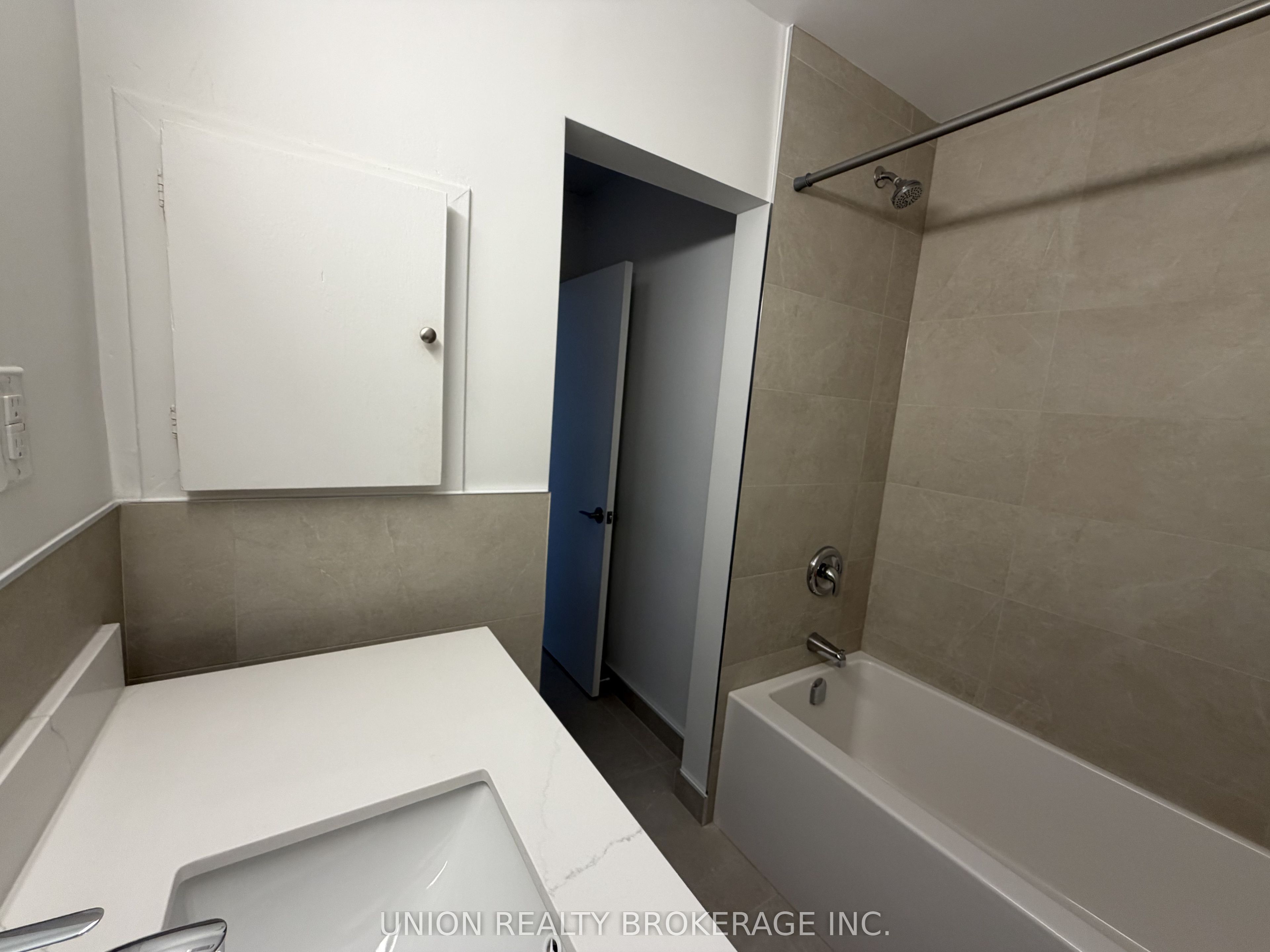 930a Pape Avenue Unit 1 Property Photo 11