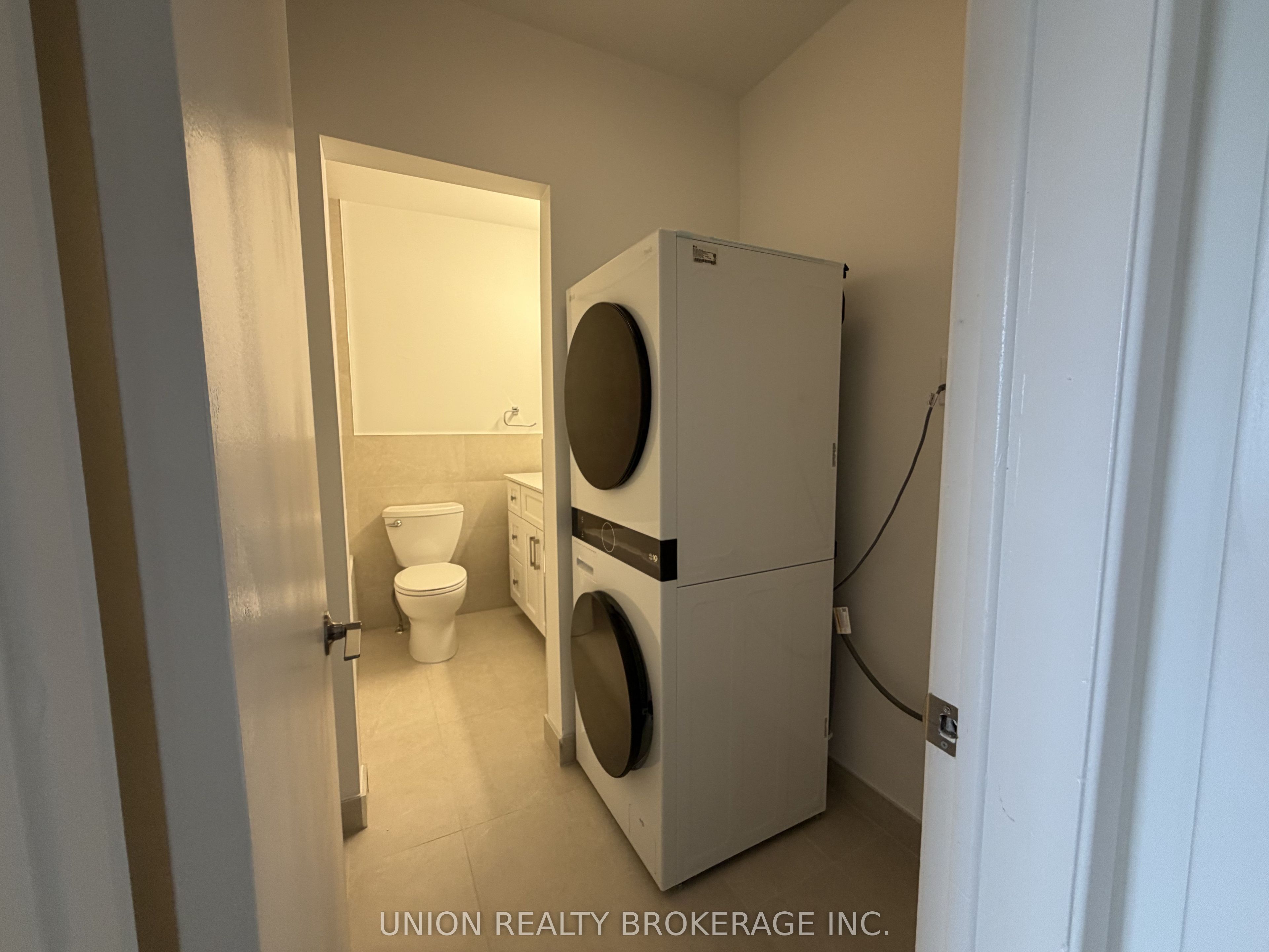 930a Pape Avenue Unit 1 Property Photo 12