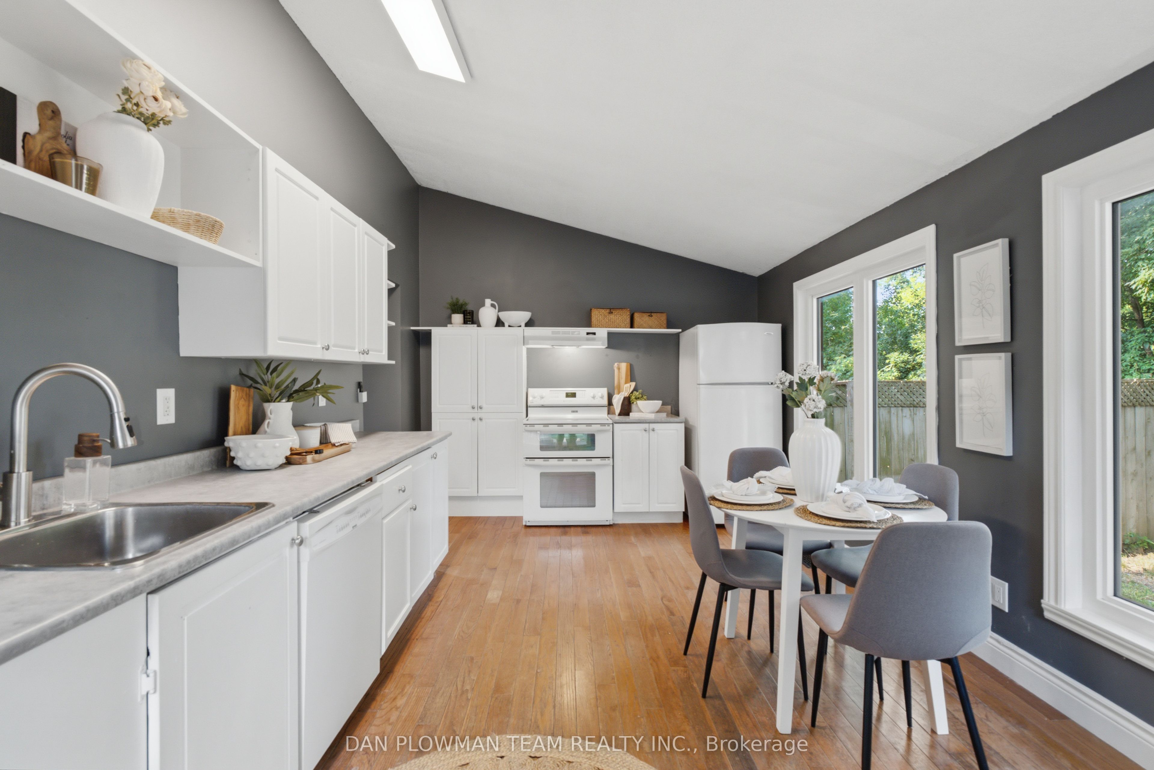 265 Haig Street Property Photo 9