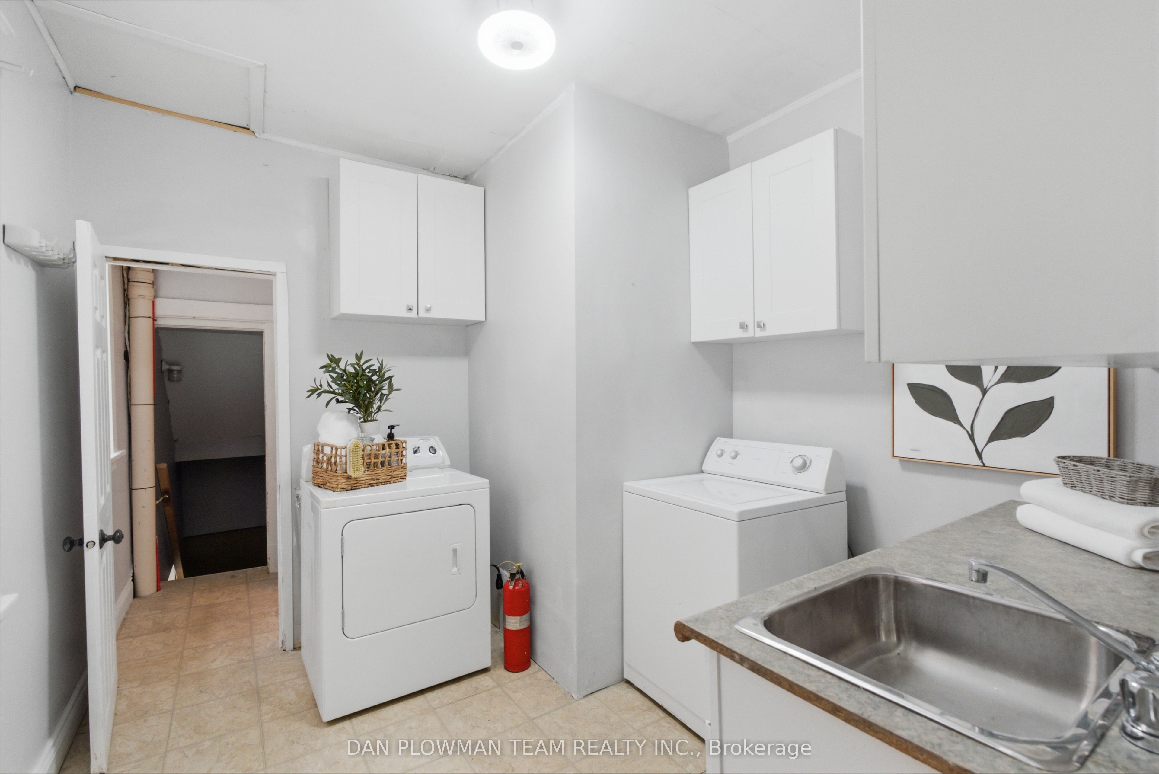 265 Haig Street Property Photo 10
