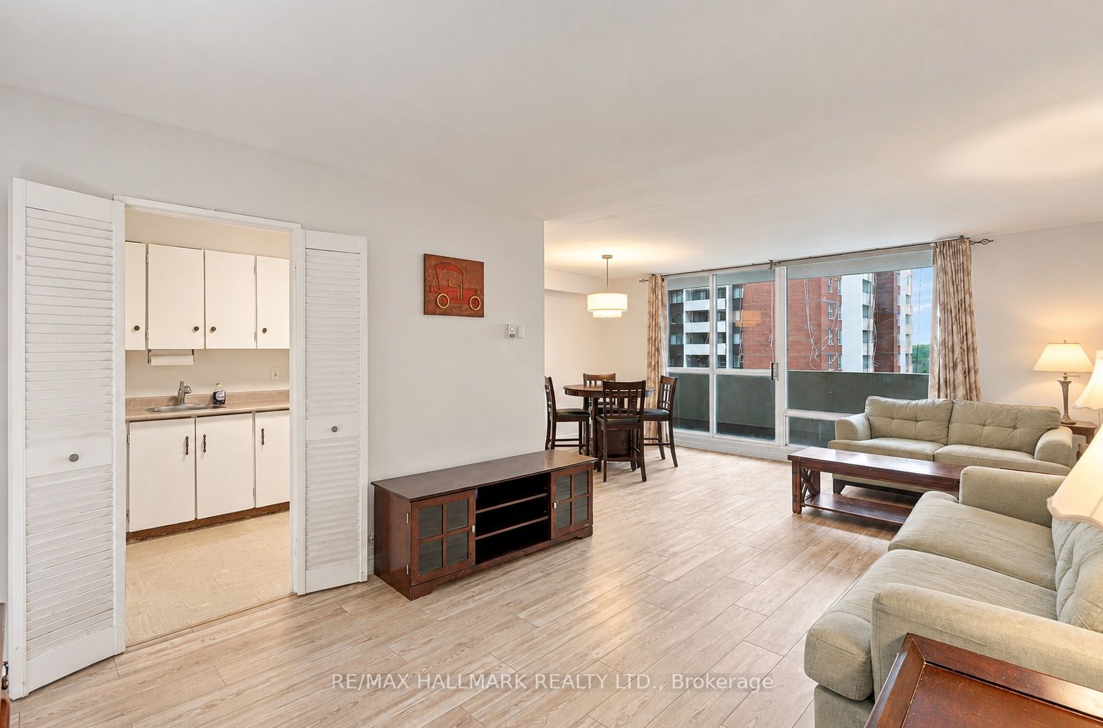 1 Massey Square 1419 Property Photo 8