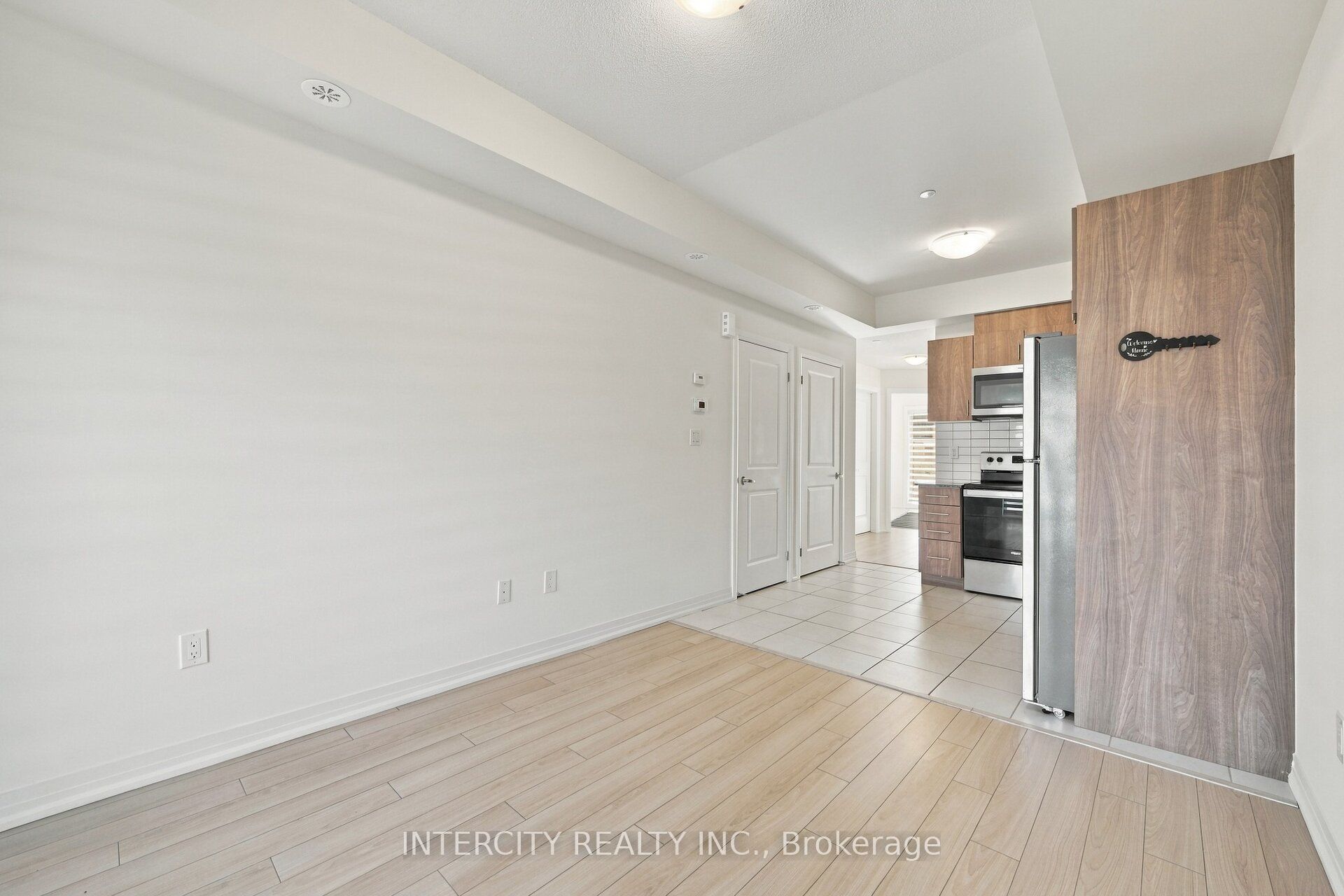 235 Mclevin Avenue 4 Property Photo 8